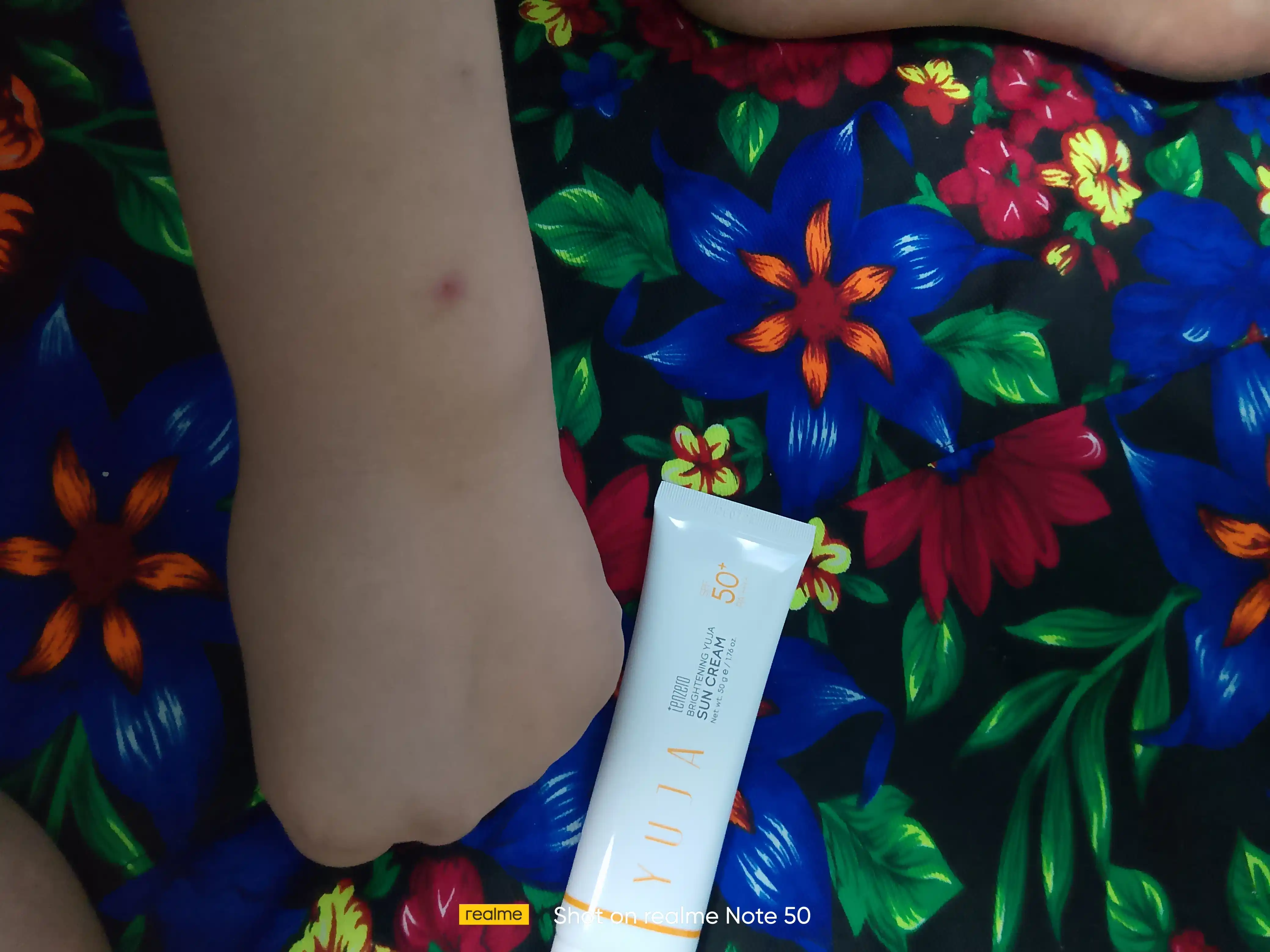 Quyoshdan himoyalovchi kremi yuz uchun tinchlantiruvchi SPF50+ PA++++, Tenzero