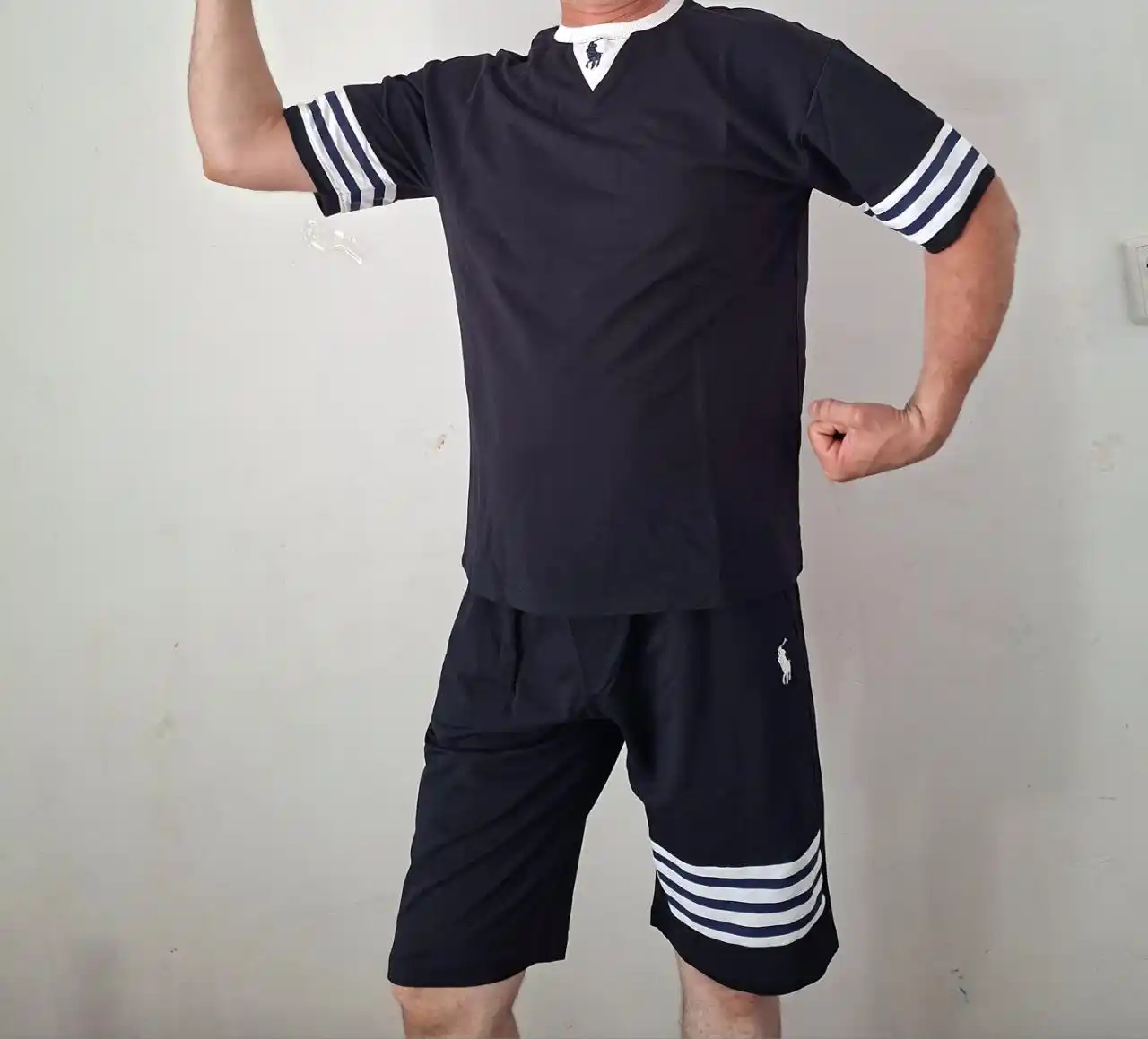 Futbolka va shortilar to'plami Erkaklar yozgi kiyimi
