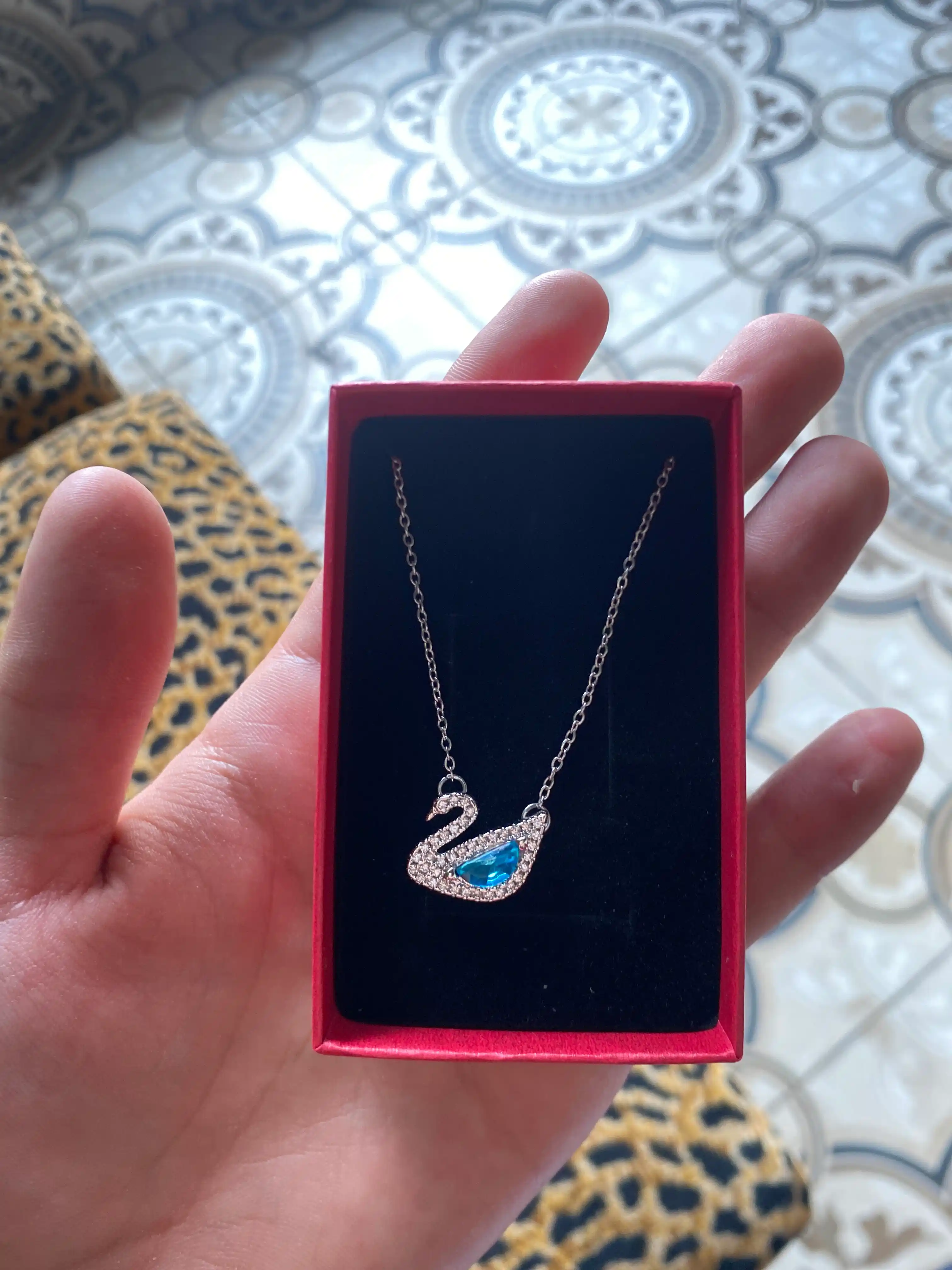 Sovg‘a qutisidagi qizlar uchun Swarovski taqinchoqlari, bo'yin uchun zanjirlar, REDly.co