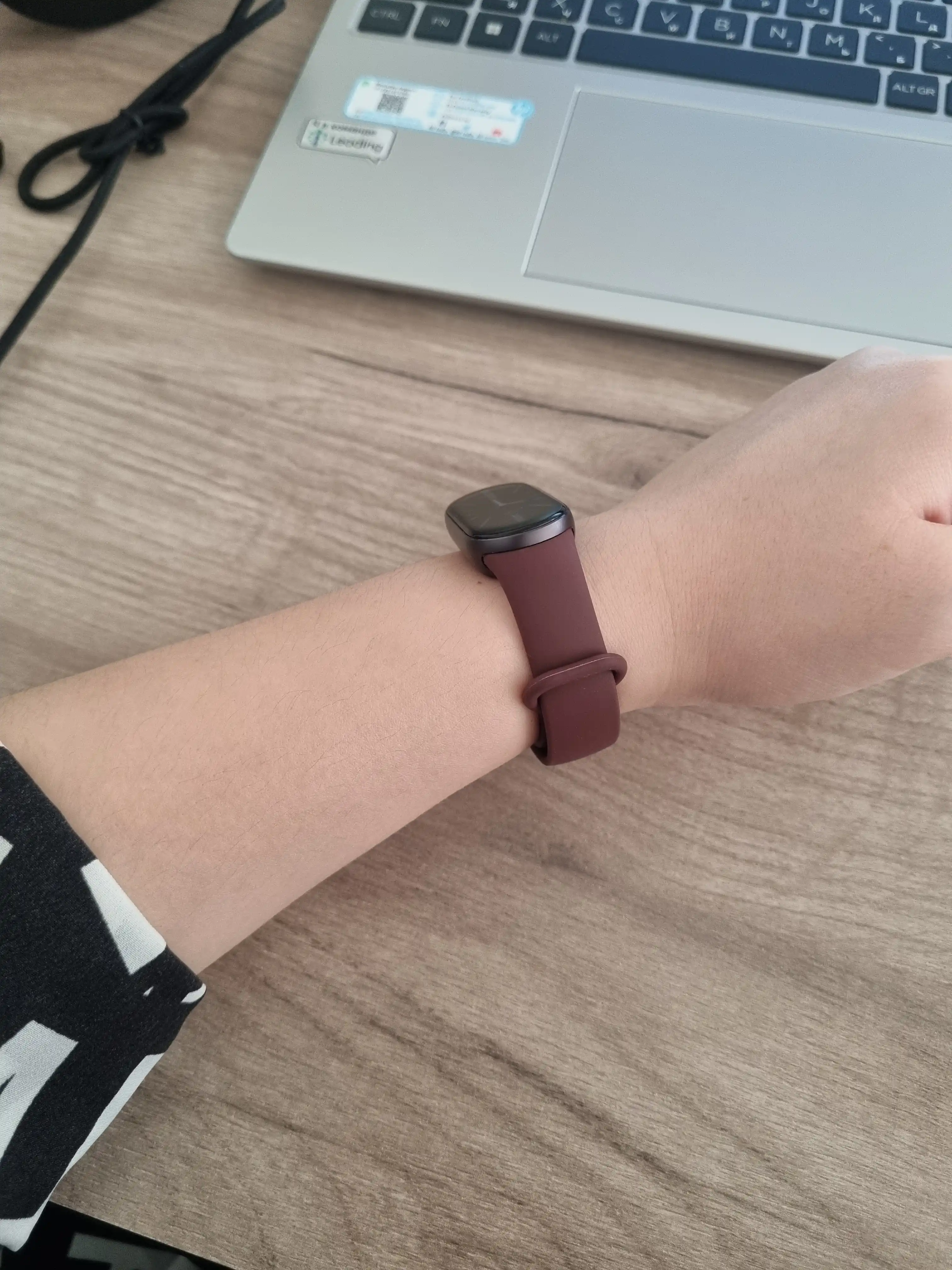 Xiaomi Mi Band 8, 9, 10 uchun silikon tasma
