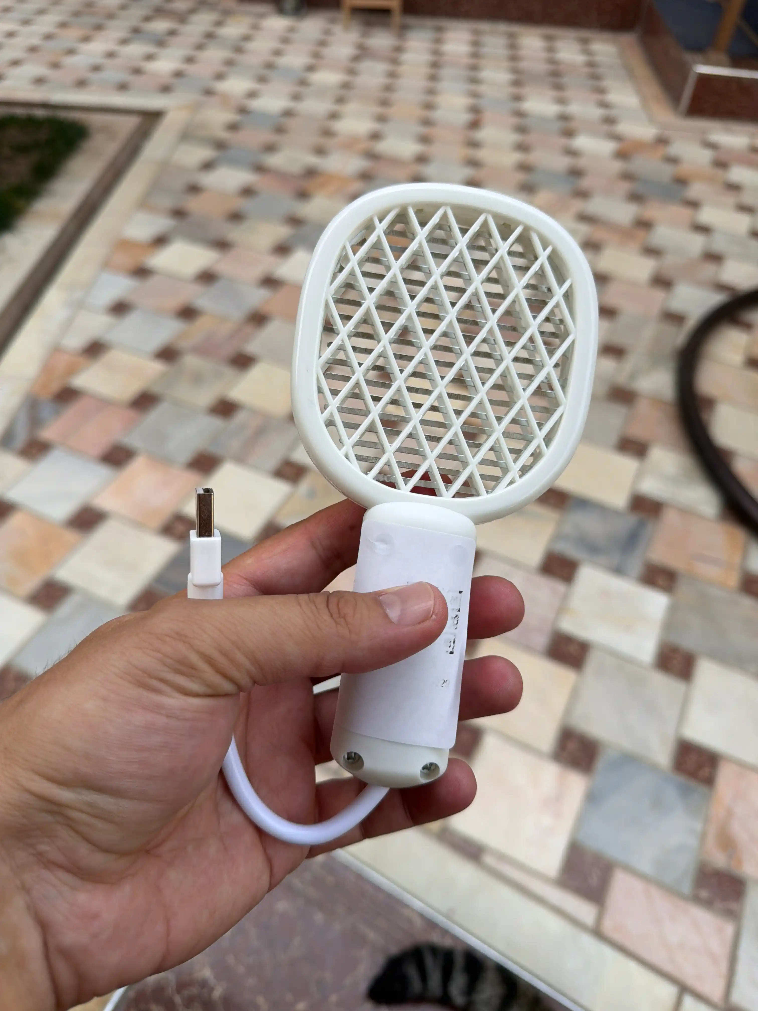 Elektr hasharotlar yo'q qiluvchi — chivin, pashsha va mayda hasharotlardan samarali himoya