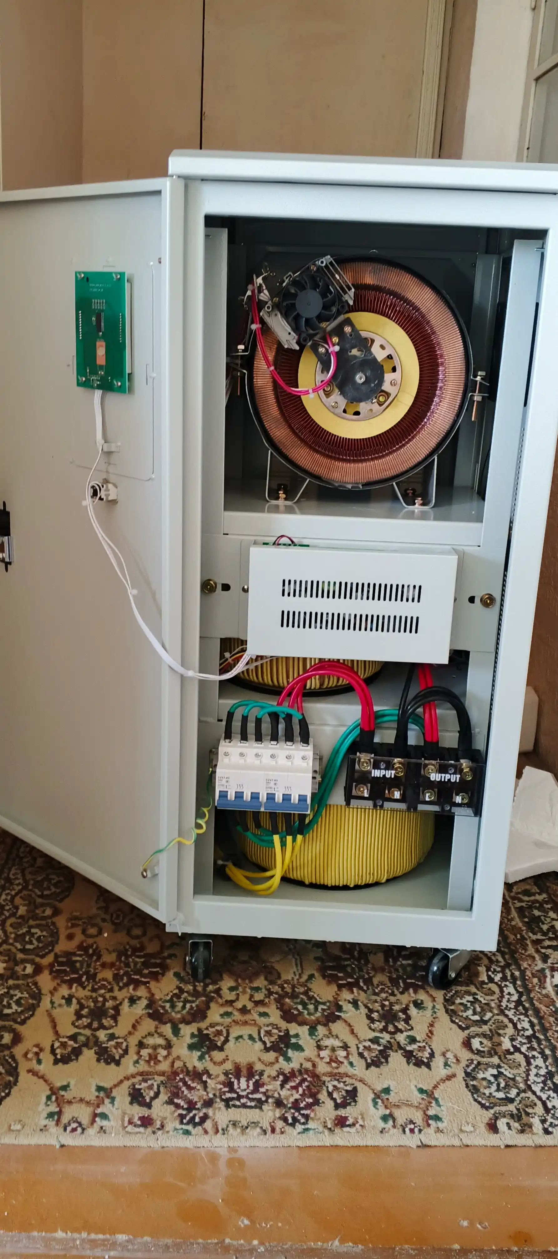 Kuchlanish stabilizatori Balance 30 kVA, latorli, 100-250V