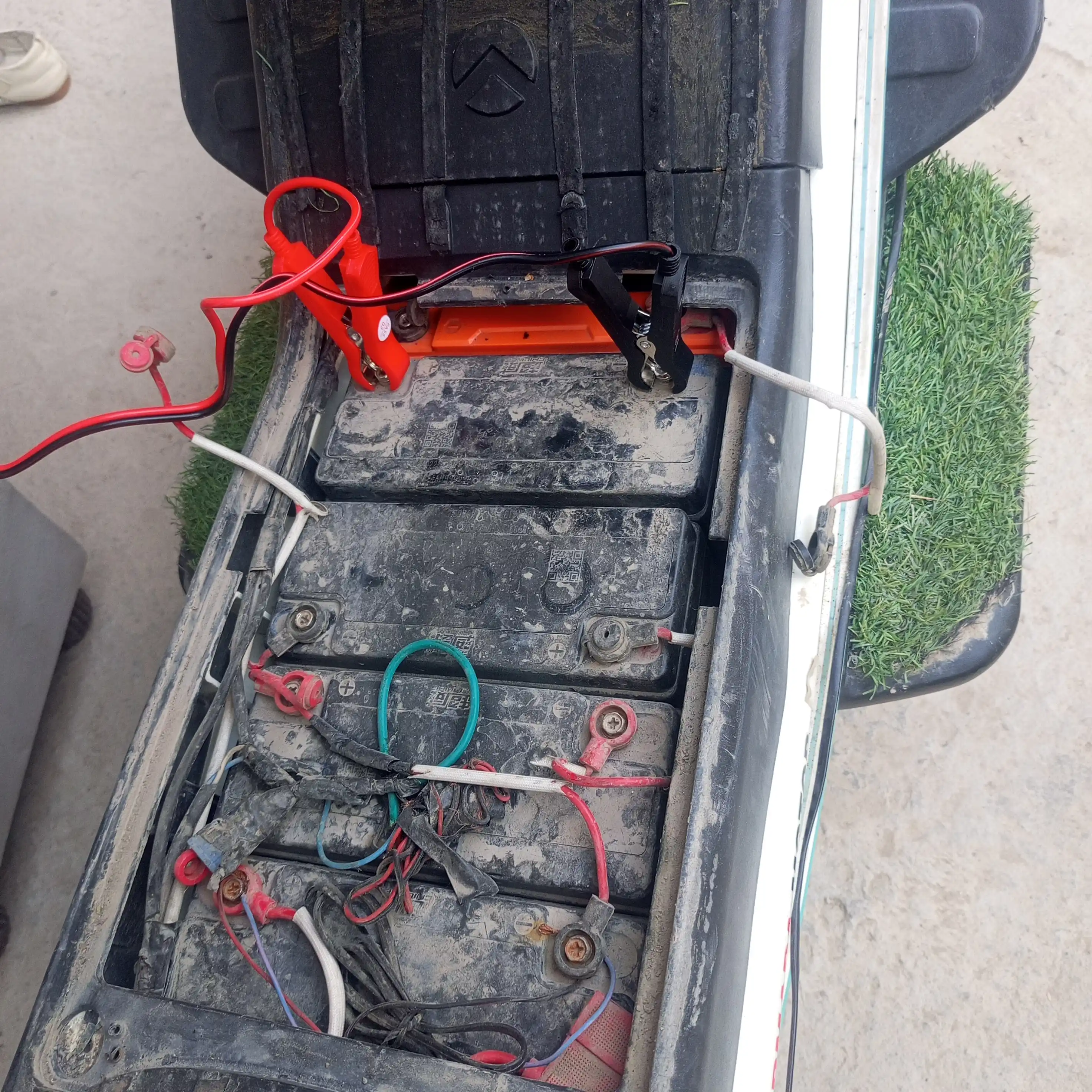 12V akkumulyatorlar uchun avtomatik zaryadlovchi qurilma, 12V AKB