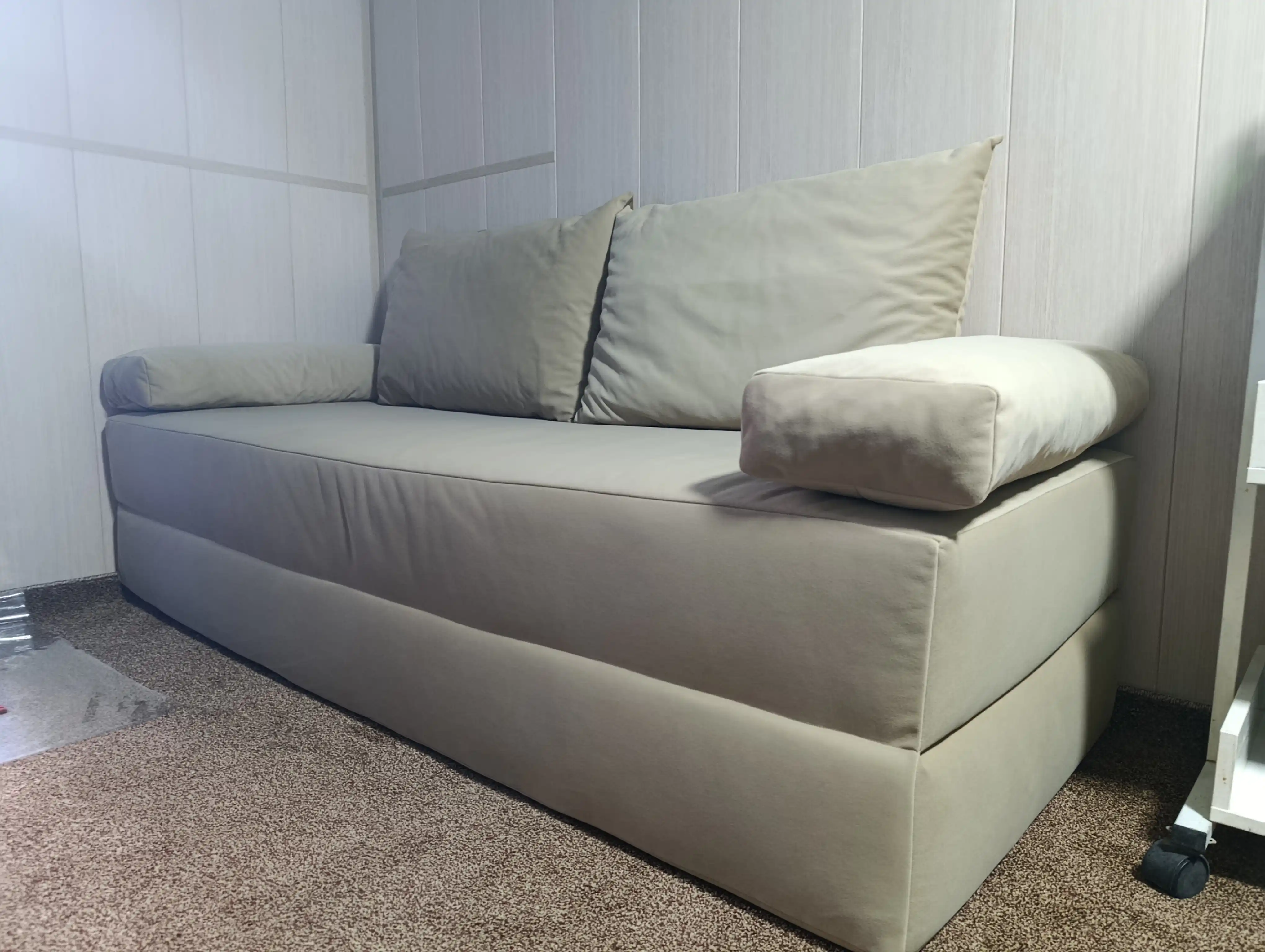 Karkassiz yig‘ma divan-karavot, 140 x 190