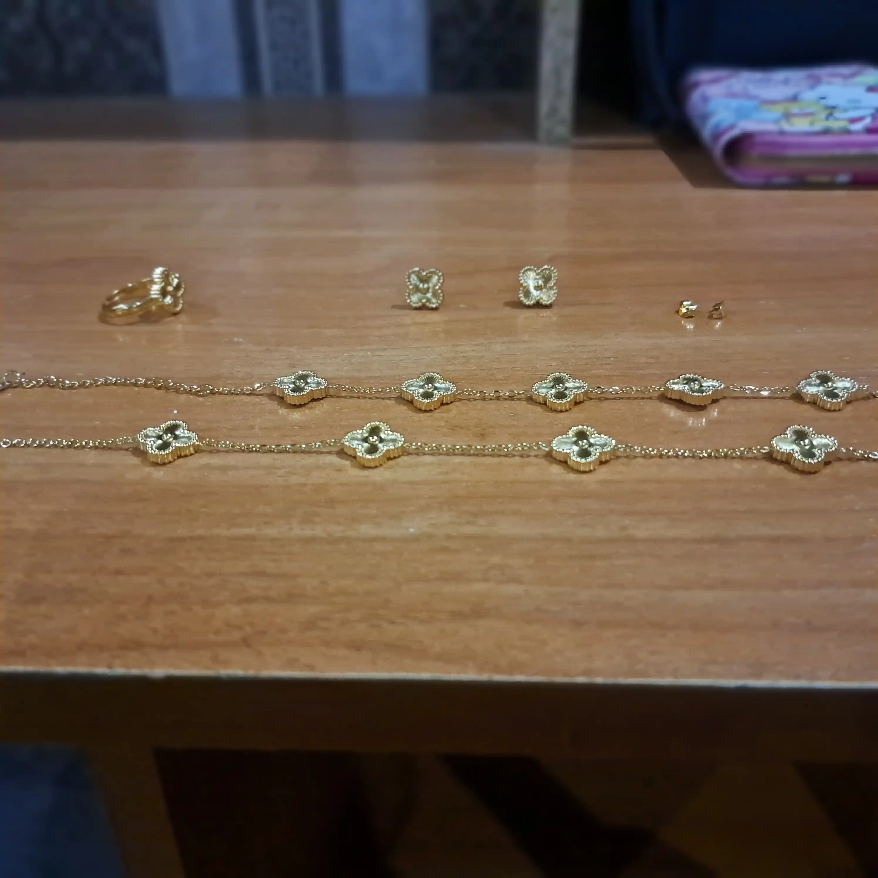 Комплект Vancleef из 4 предметов: кольцо, серьги, браслет и ожерелье, на каждый день