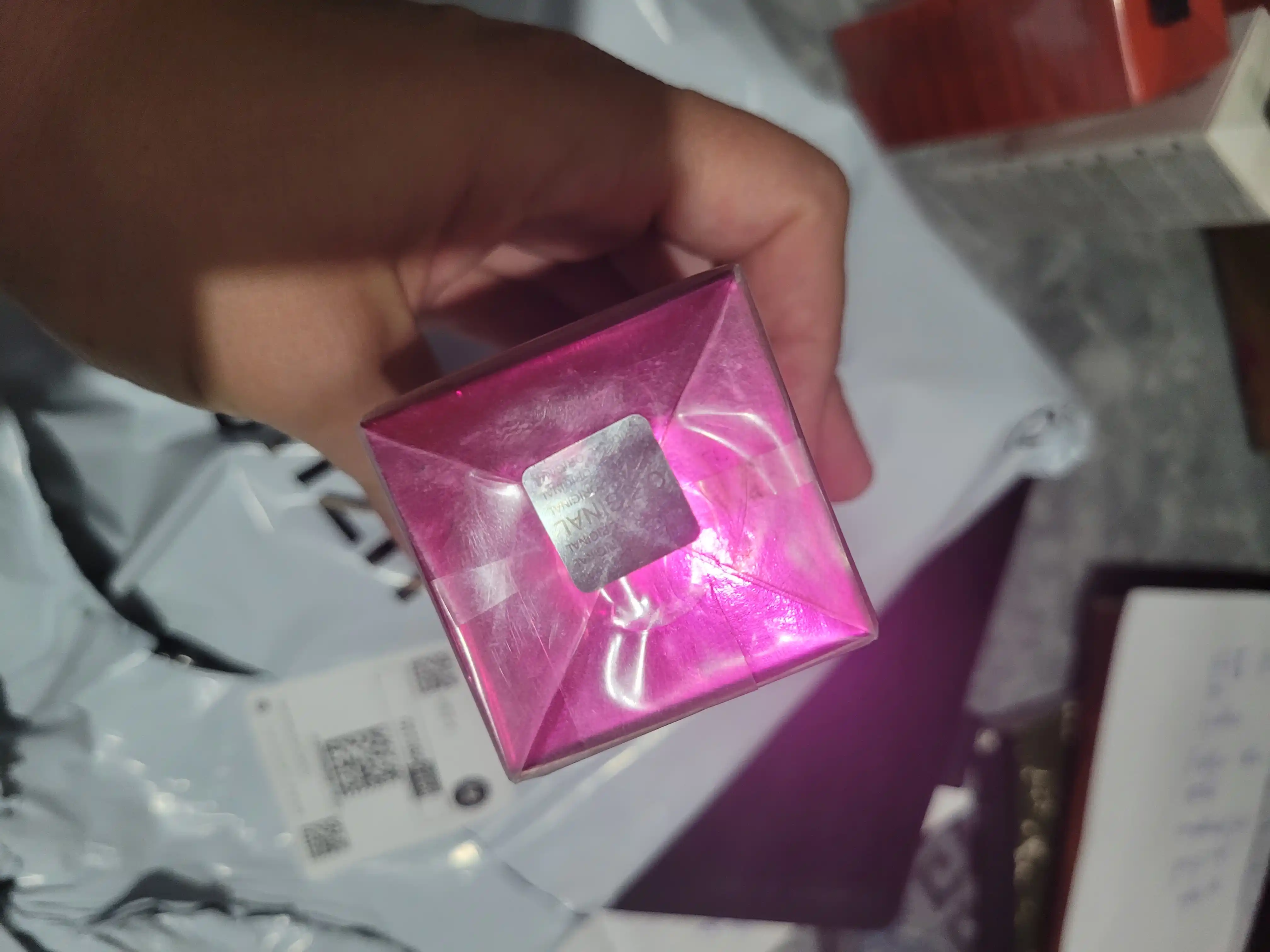 Parfyumlangan suv Victoria's Secret Bombshell, Shaik №202, ayollar uchun , 50 ml