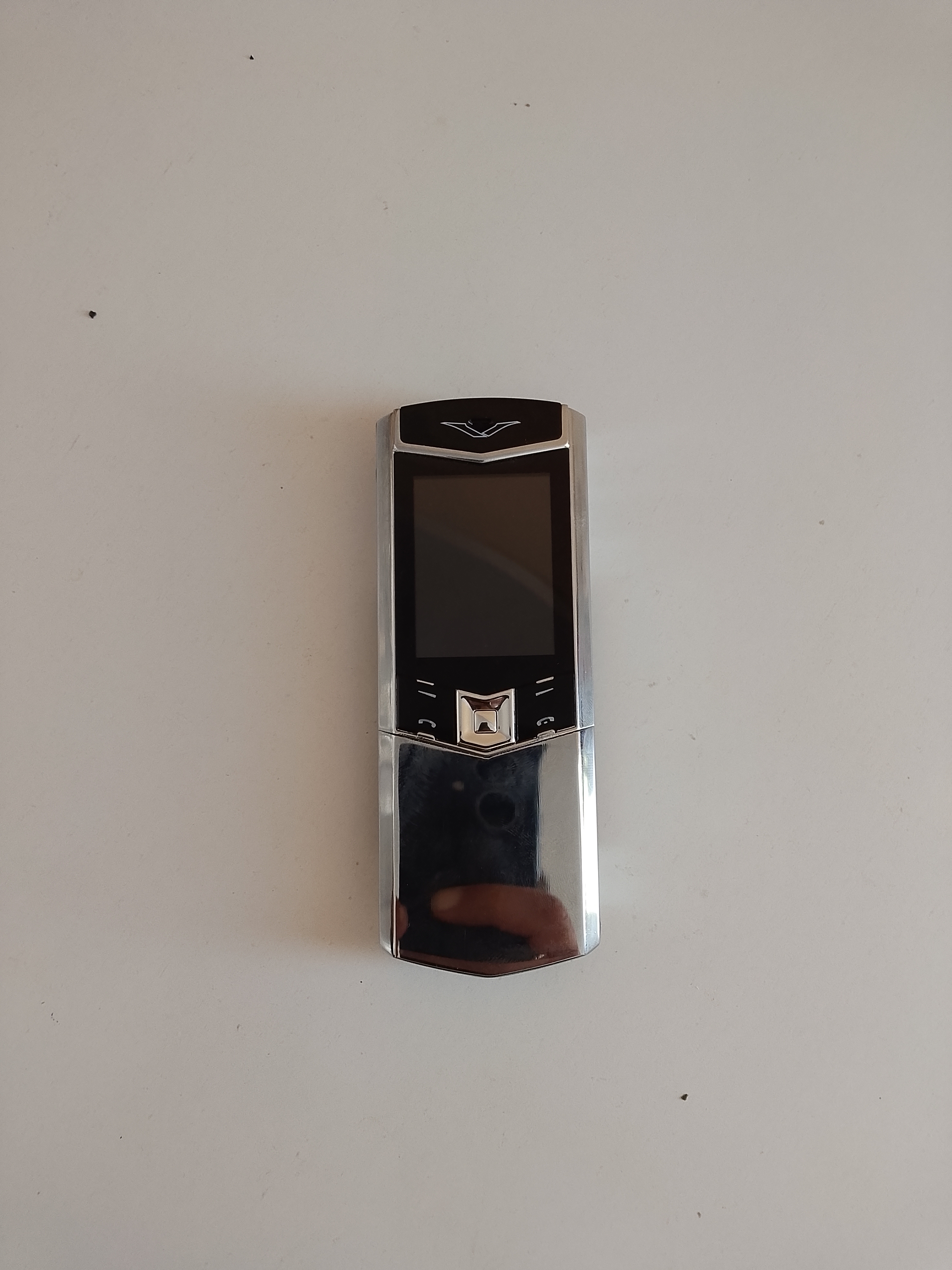 Tugmali telefon Vertu V888Pro Slider