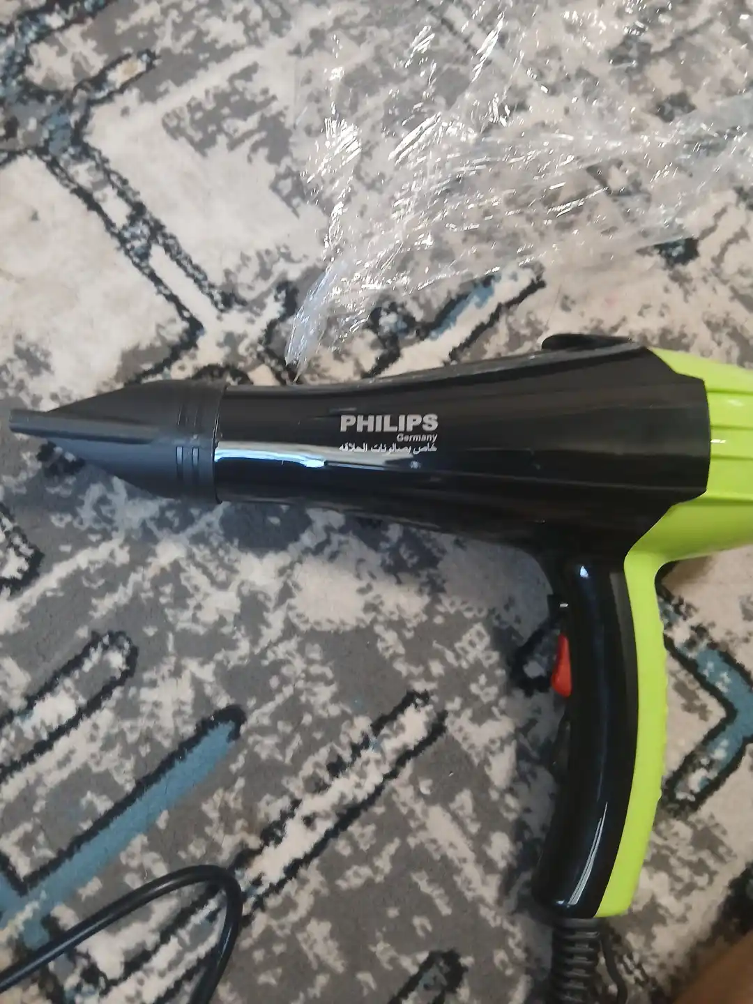 Professional soch quritgich Philips, nasadkalar bilan, soch turmaklash uchun