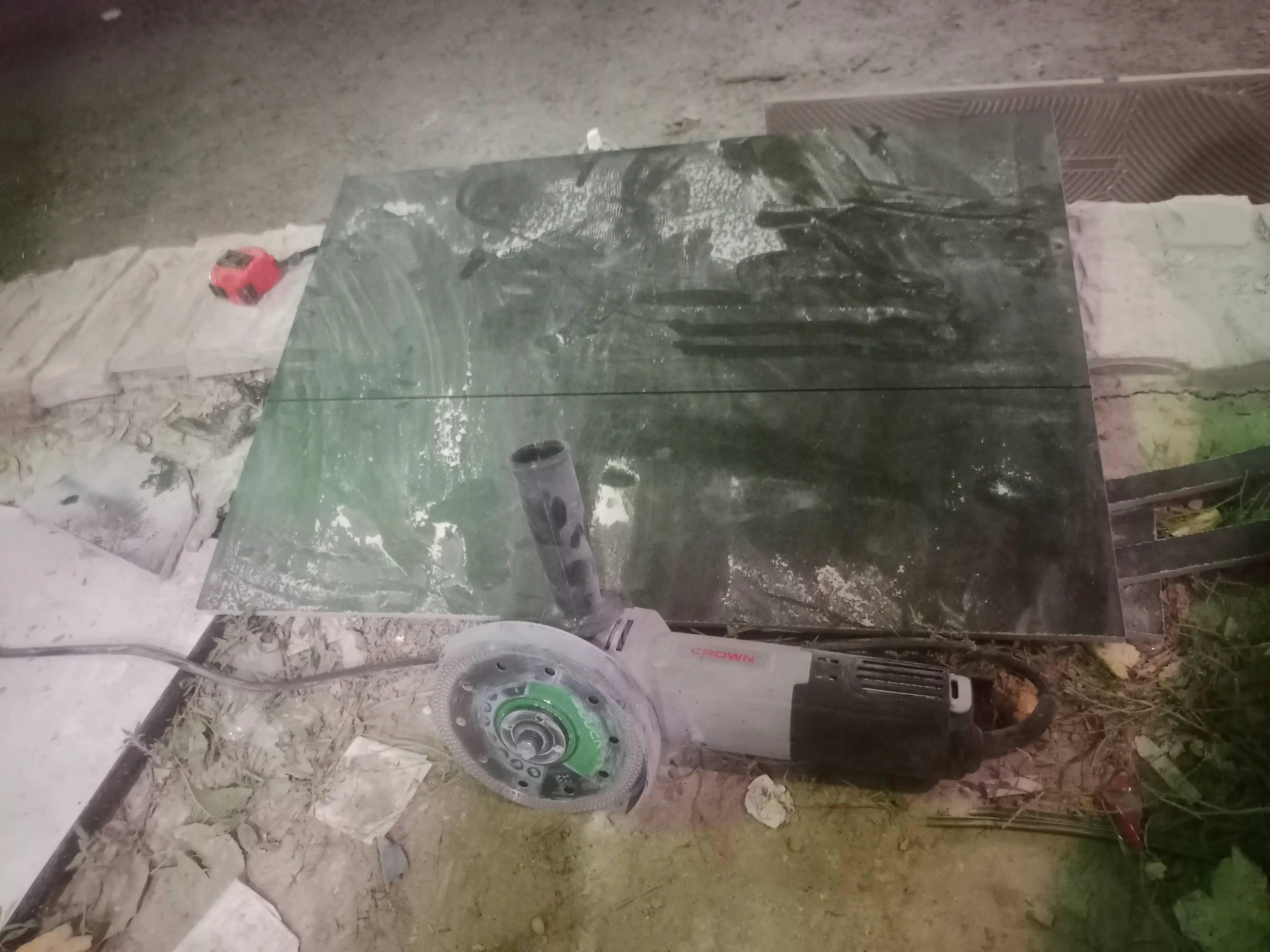 Bolgarka burchakli silliqlash va metall kesish mashinasi, 125 mm