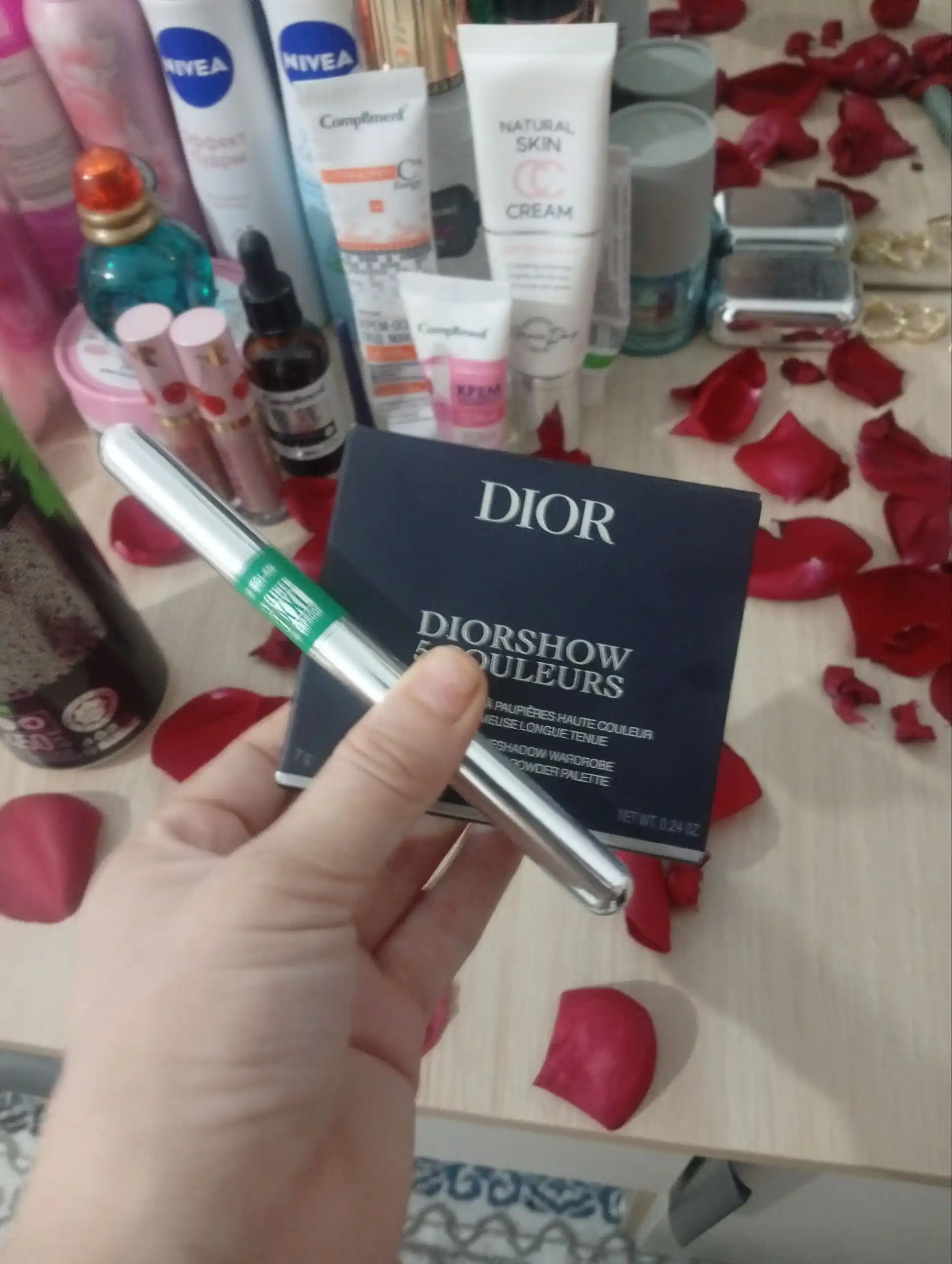 DIOR 5 Rangli Ko‘z va Yonoq teni va sovg'aga padvotka