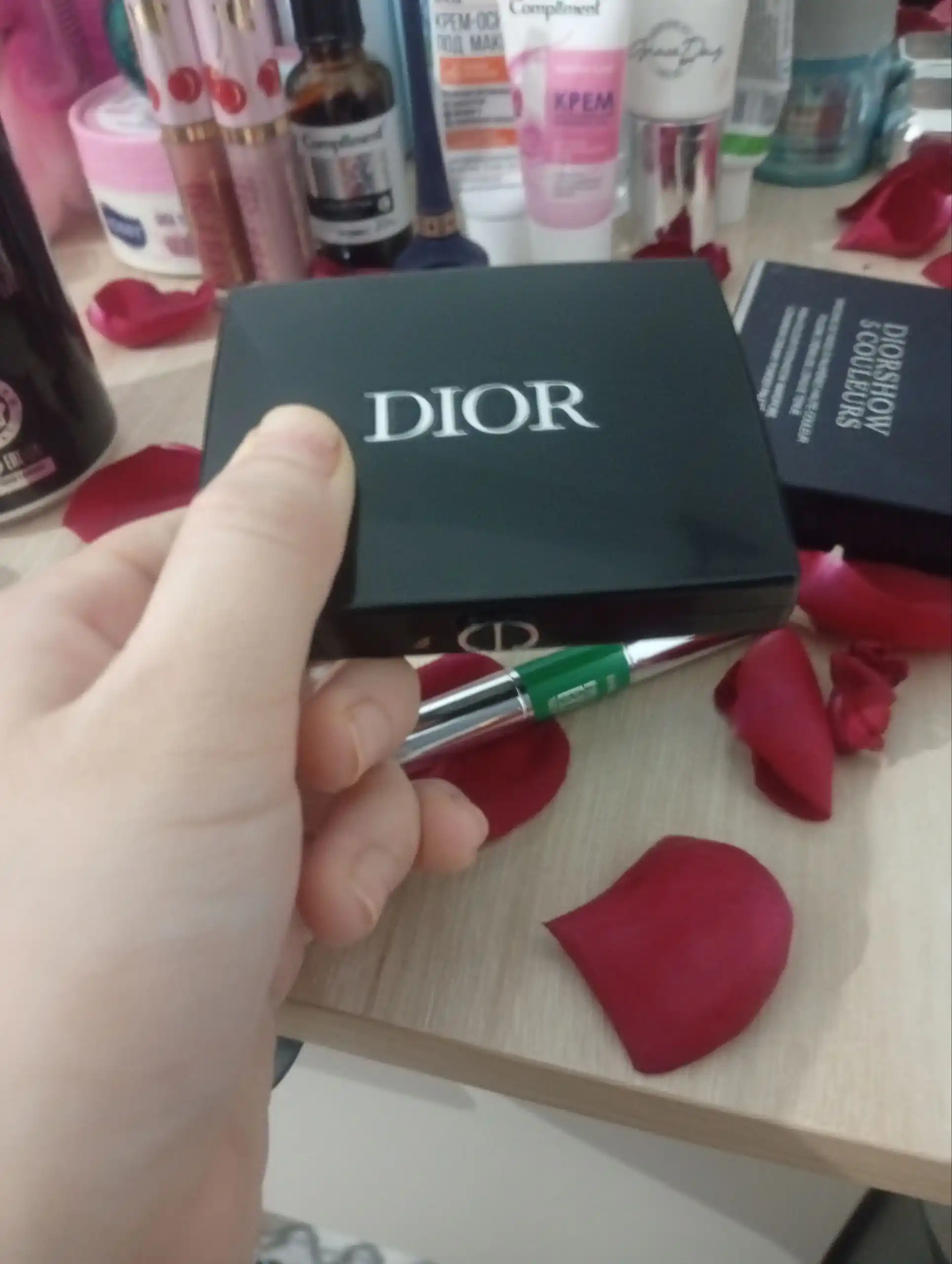 DIOR 5 Rangli Ko‘z va Yonoq teni va sovg'aga padvotka
