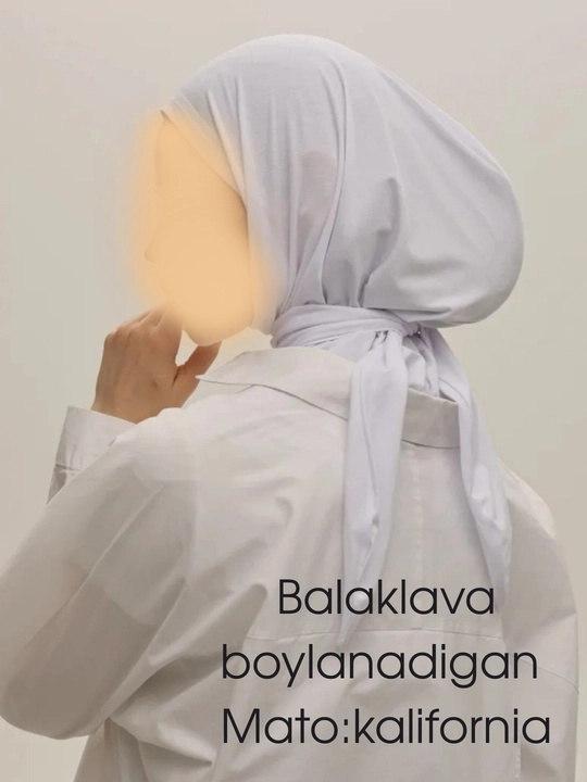 Romol tagidan boni, balakava boylanadigan, shapka uchburchak boylandigan va podborodokli