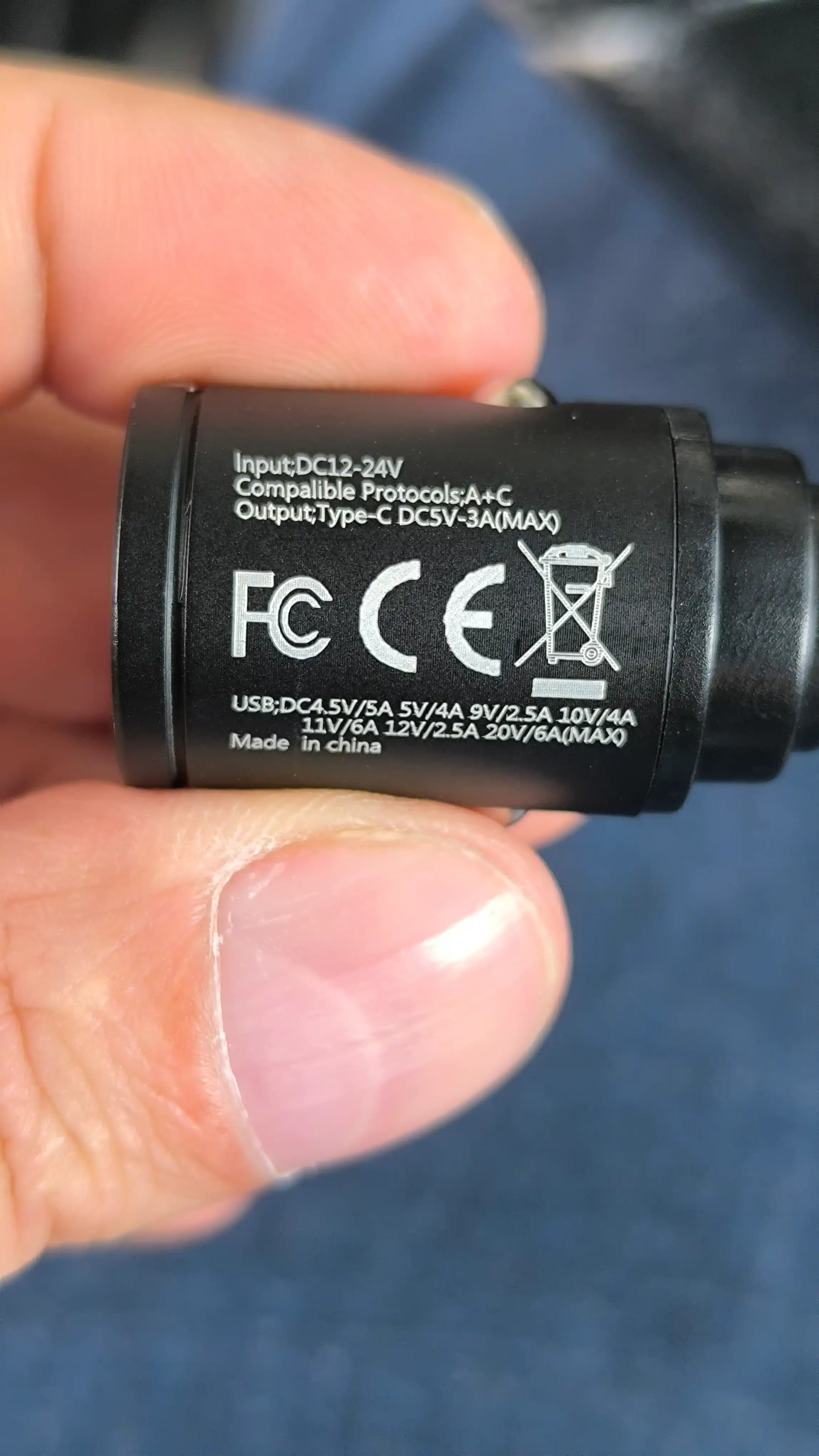 Avtomobil zaryadlovchi, USB-A + Type C