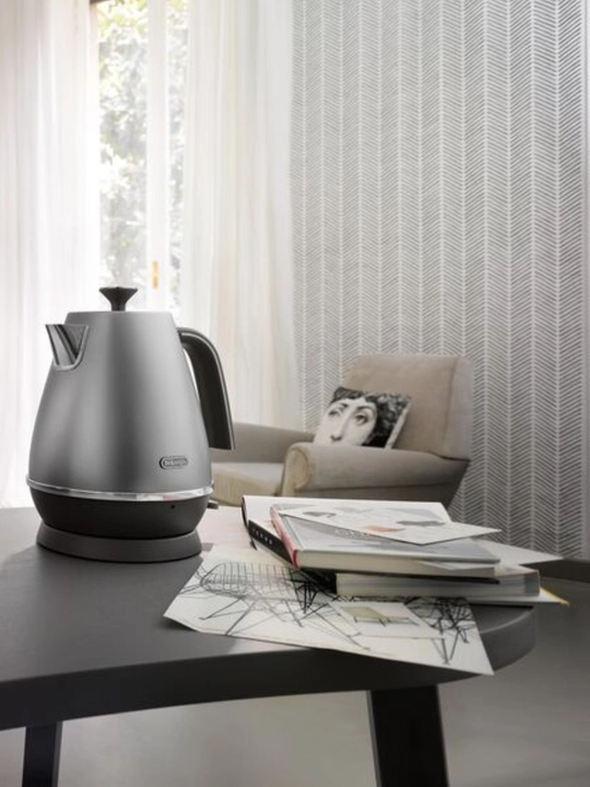 Elektr choynak De'Longhi KBI2001.S Distinta Flair, 1.7 l, 2000 Vt, kumushrang