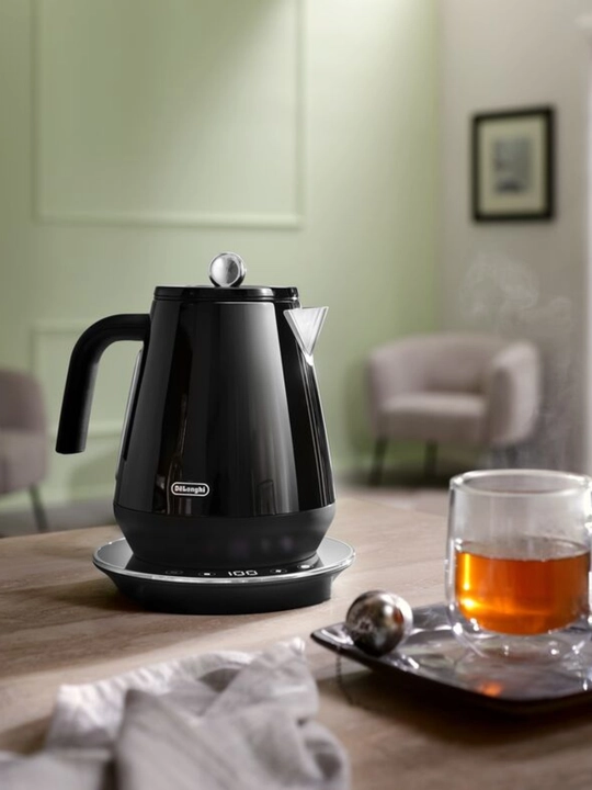 Чайник De'Longhi KBY2011, коллекция Eclettica, 1.7 л, 2000 Вт, нержавеющая сталь
