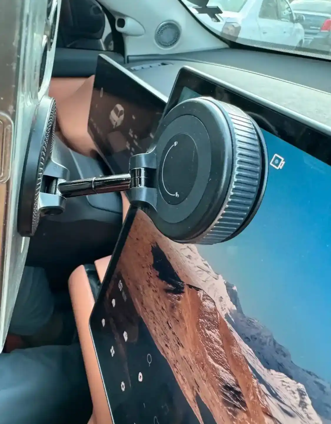 Avtomobil uchun magnit vakuumli telefon ushlagichi Magsafe bilan, 360 darajali,prisoskali