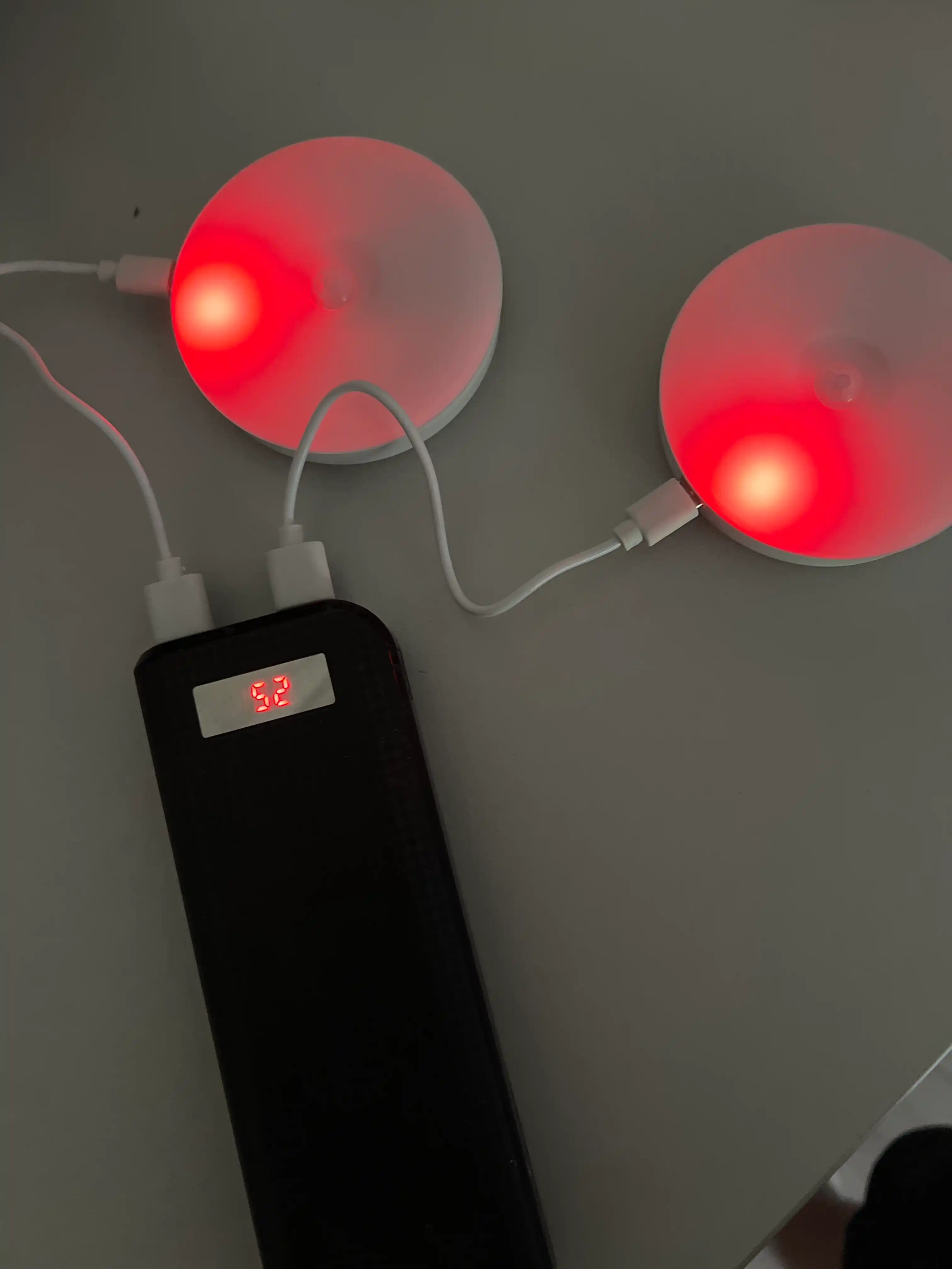 Svetilnik sensorli LED chiroq, tungi chiroq, simsiz, harakat datchigi bilan, oq rangda