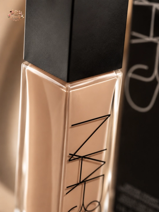 Uzoq saqlanuvchi, yuz rangini tekislovchi, tabiiy finish, NARS Natural Radiant, 2.5 Yukon, 30 ml
