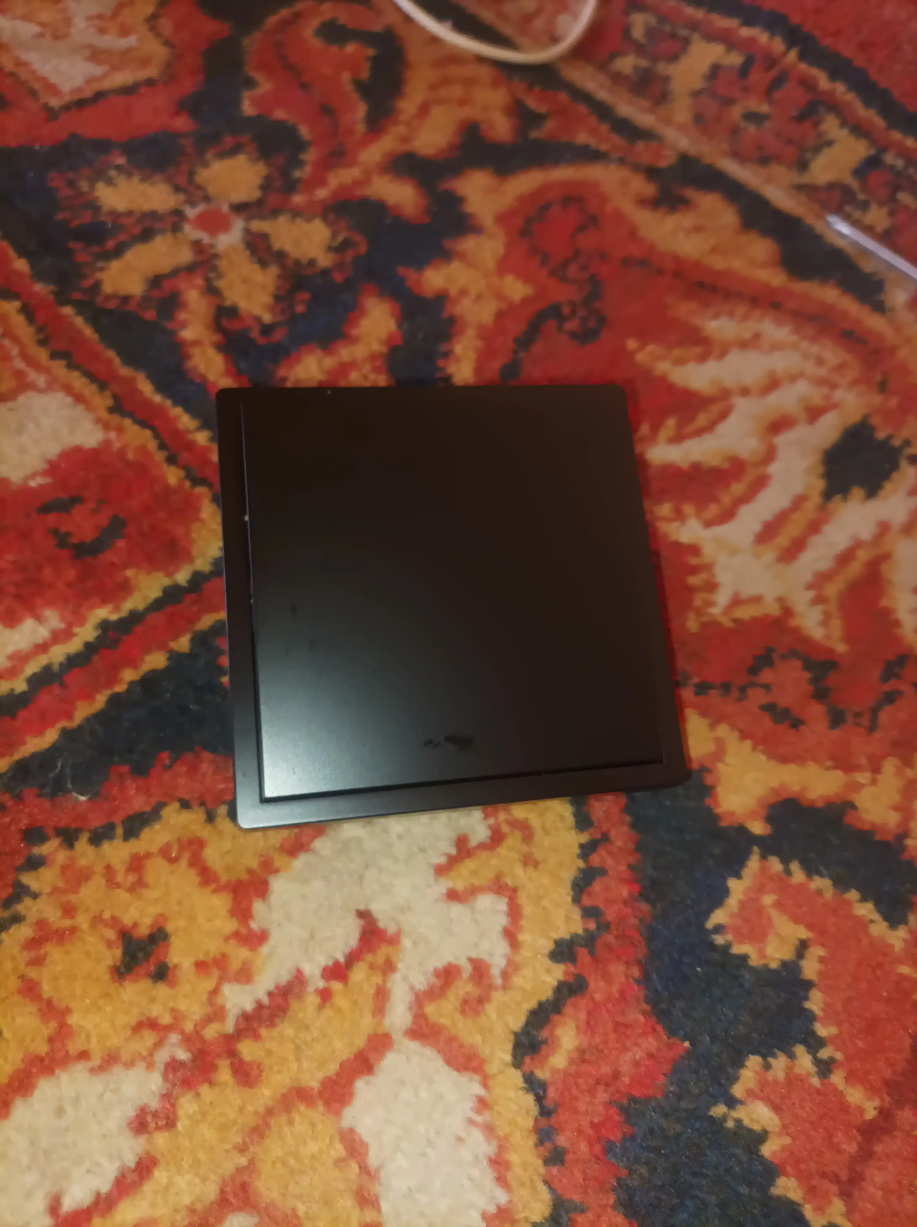 Venus 1 tugmali yoritish kaliti 10A qora PRIME, devorga o‘rnatiladigan kalit, 220V, ABS