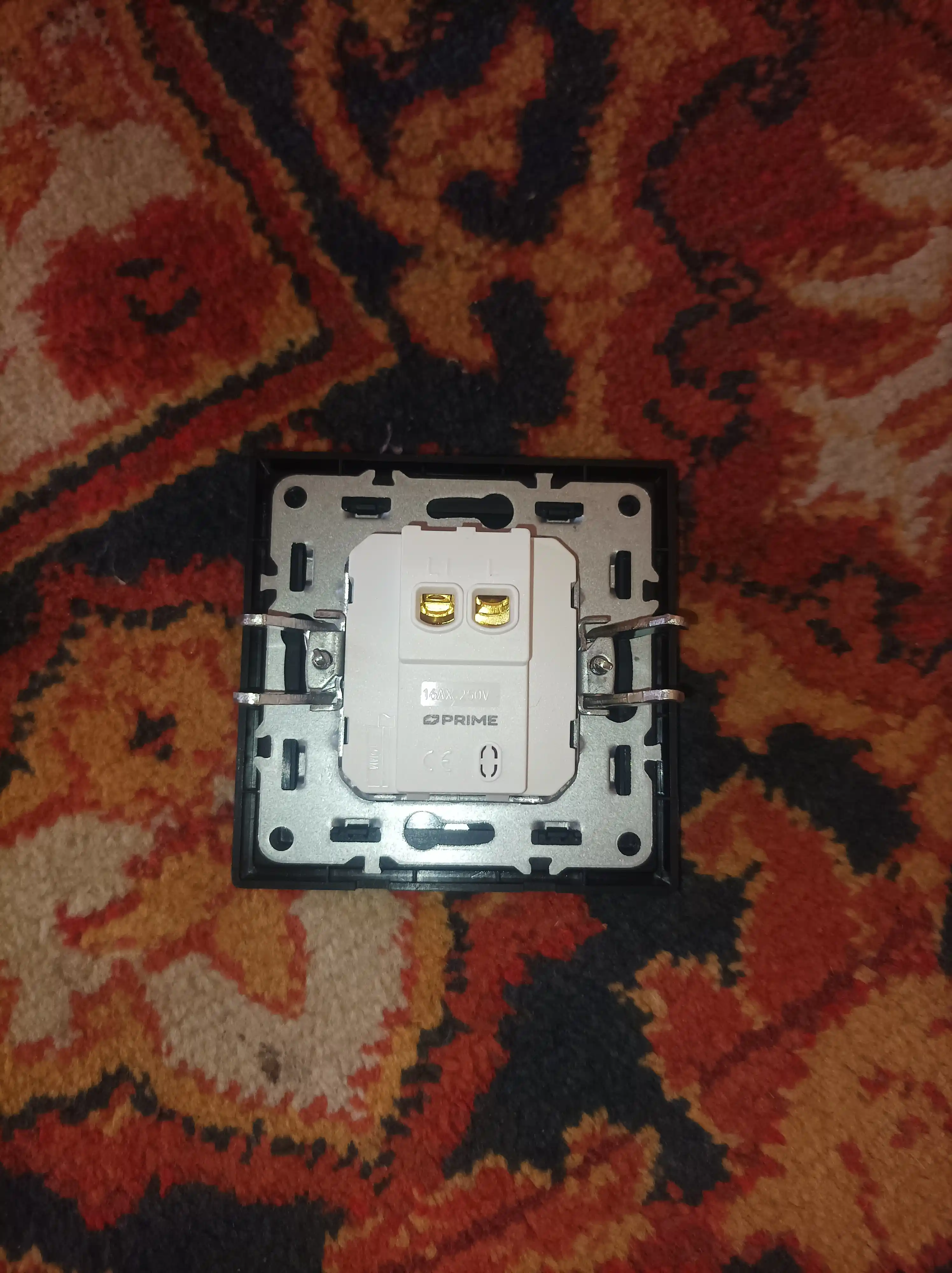 Venus 1 tugmali yoritish kaliti 10A qora PRIME, devorga o‘rnatiladigan kalit, 220V, ABS