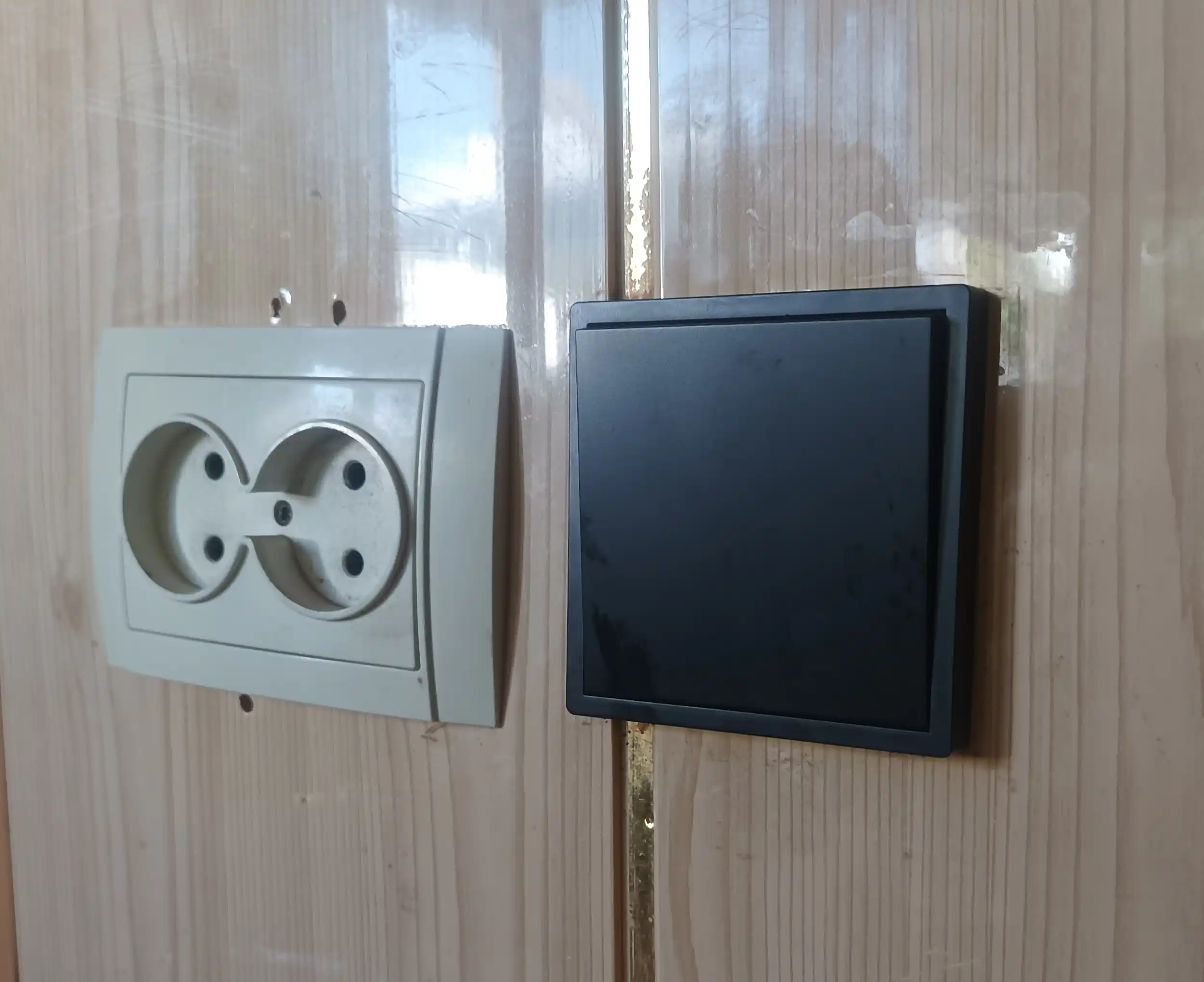 Venus 1 tugmali yoritish kaliti 10A qora PRIME, devorga o‘rnatiladigan kalit, 220V, ABS