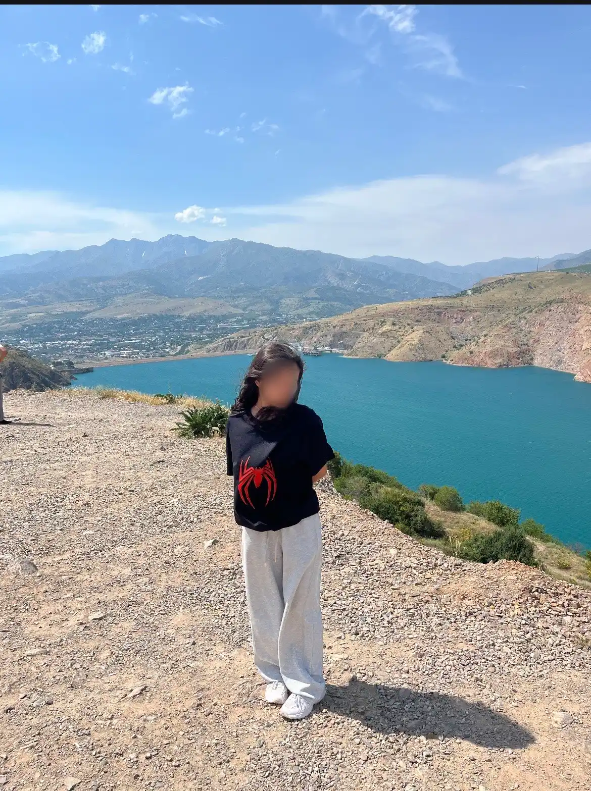 Erkaklar va ayollar uchun Spiderman futbolkasi bahor-yoz mavsumiga mo‘ljallangan