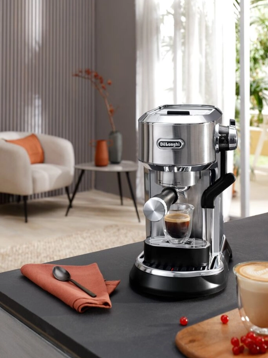 DeLonghi Dedica Maestro Plus EC950.M rog‘li qahva qaynatgich, 1450 Vt, 15 bar
