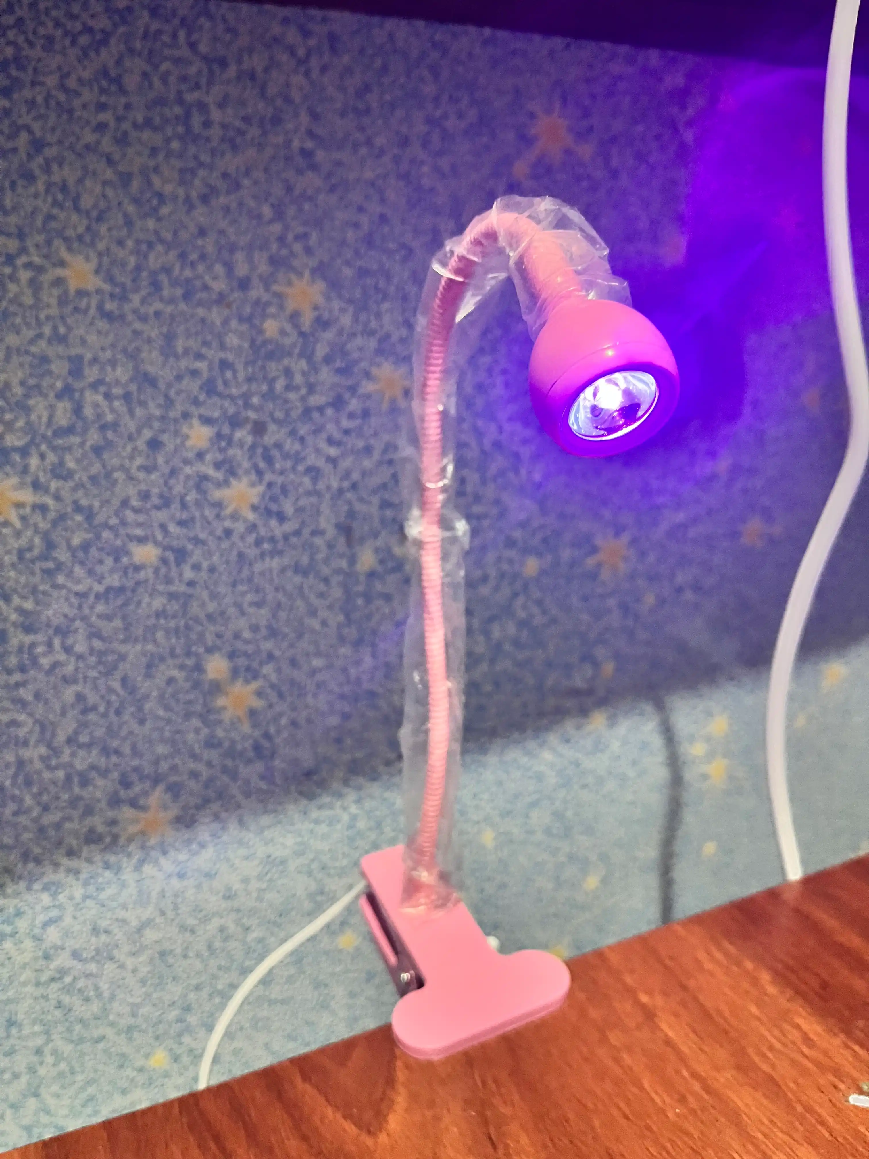 Chiroq UV, metall manikyur uchun, tasmali LED