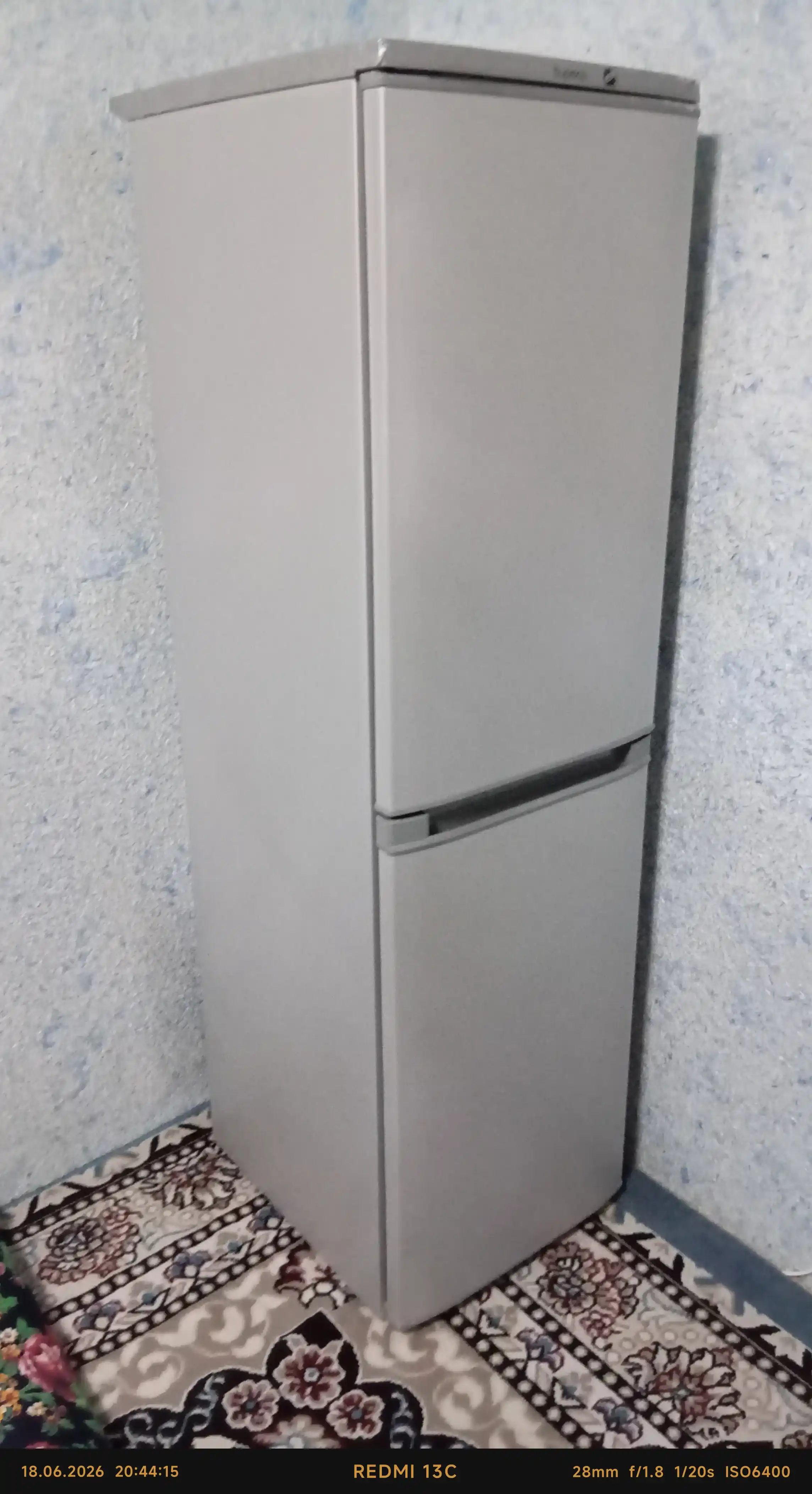 Ikki kamerali muzlatgich Бирюса M420, hajmi 205 litr