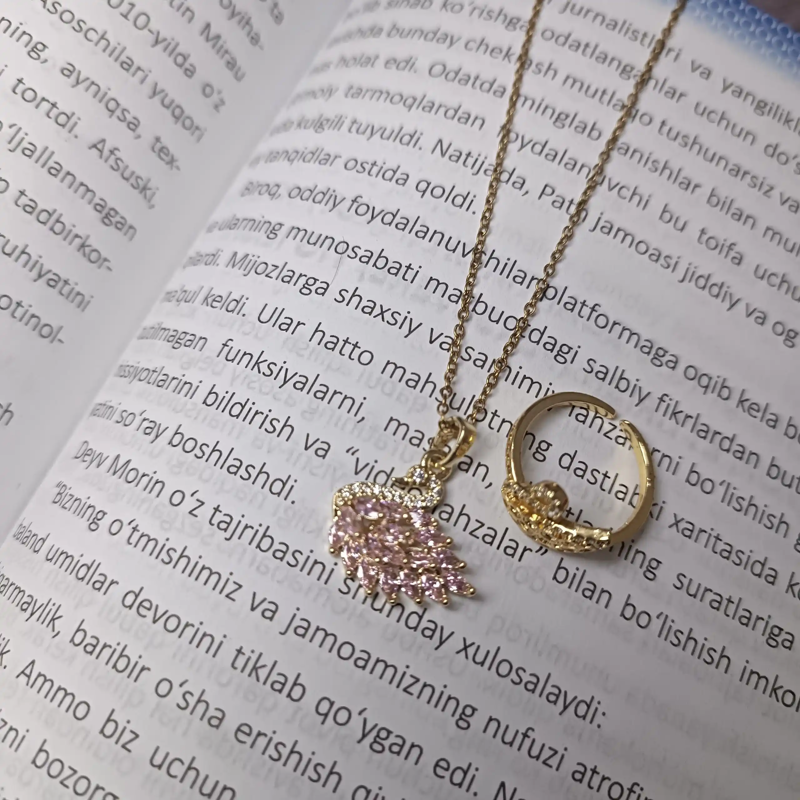 Ayollar va qizlar uchun sovg‘a qutisi bilan Swarovski sovg‘a to‘plami