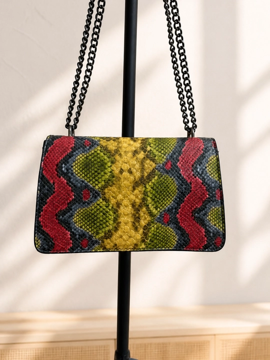 Gucci uslubidagi ayollar kross-bodi sumkasi, dekorativ to‘g‘nog‘ichli, piton naqshli