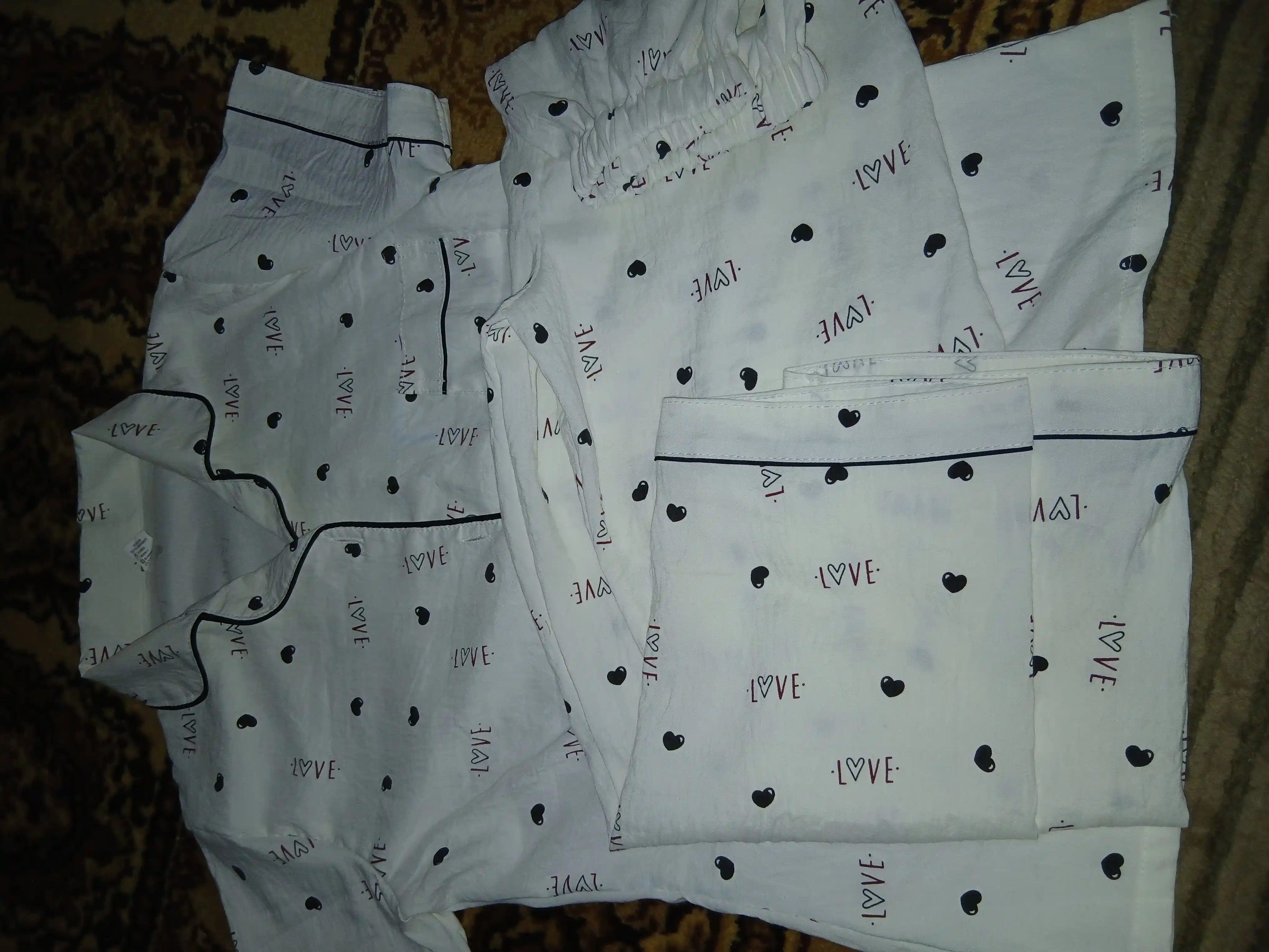 Ayollar pijamasi