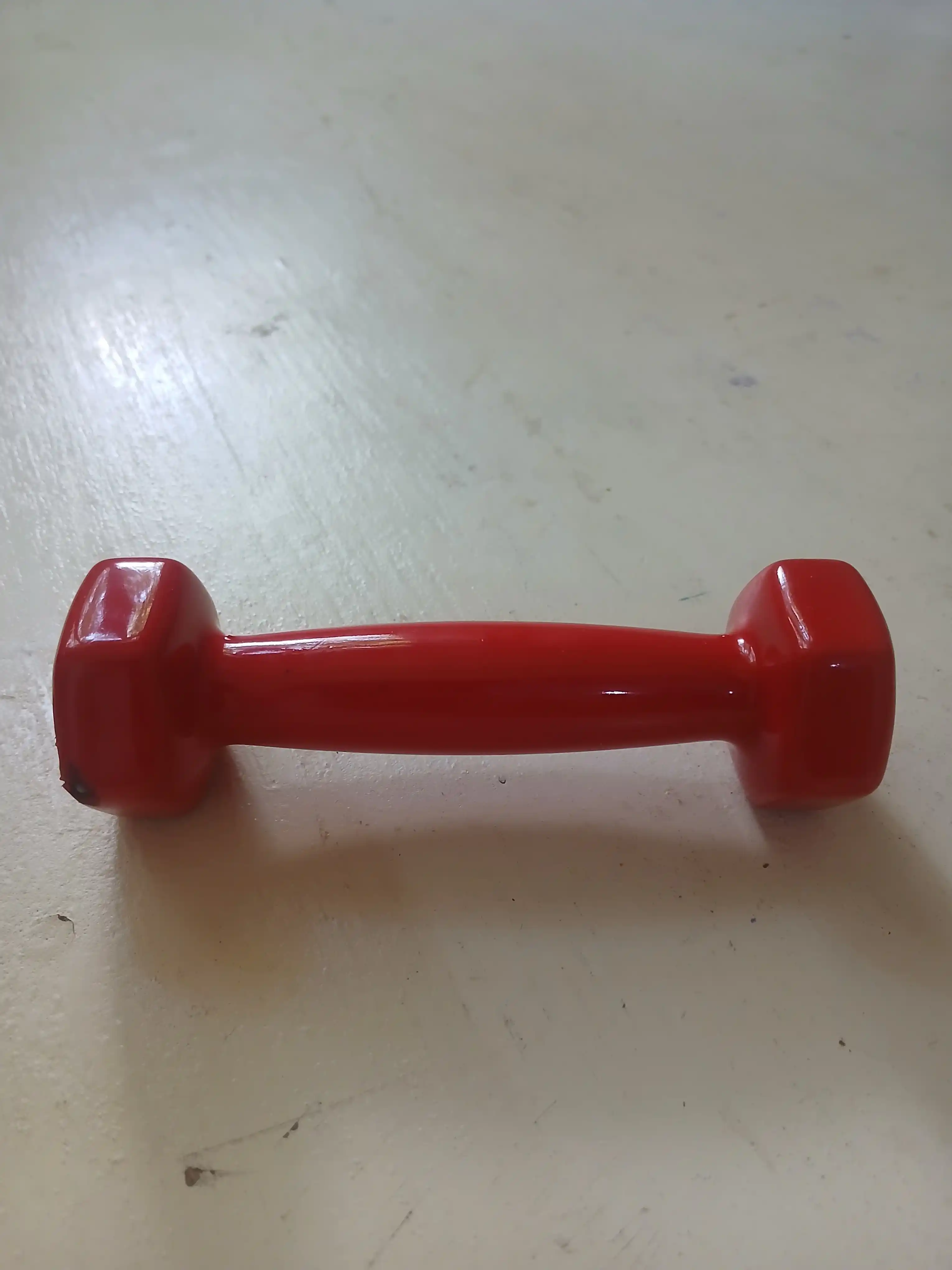 Fitnes uchun 1 kg, 2 kg va 0,5 kg og‘irlikdagi vinil gantellar