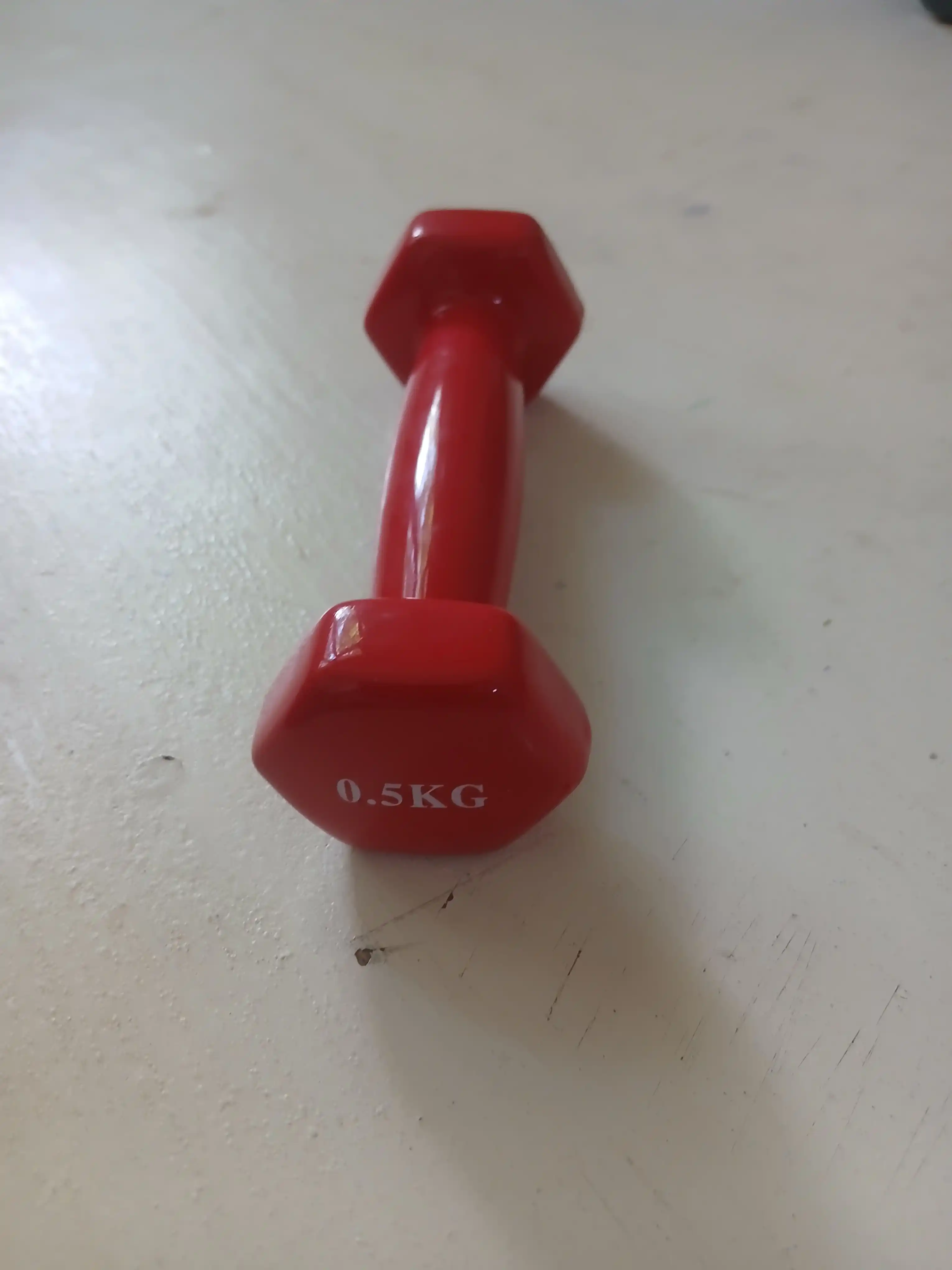 Fitnes uchun 1 kg, 2 kg va 0,5 kg og‘irlikdagi vinil gantellar