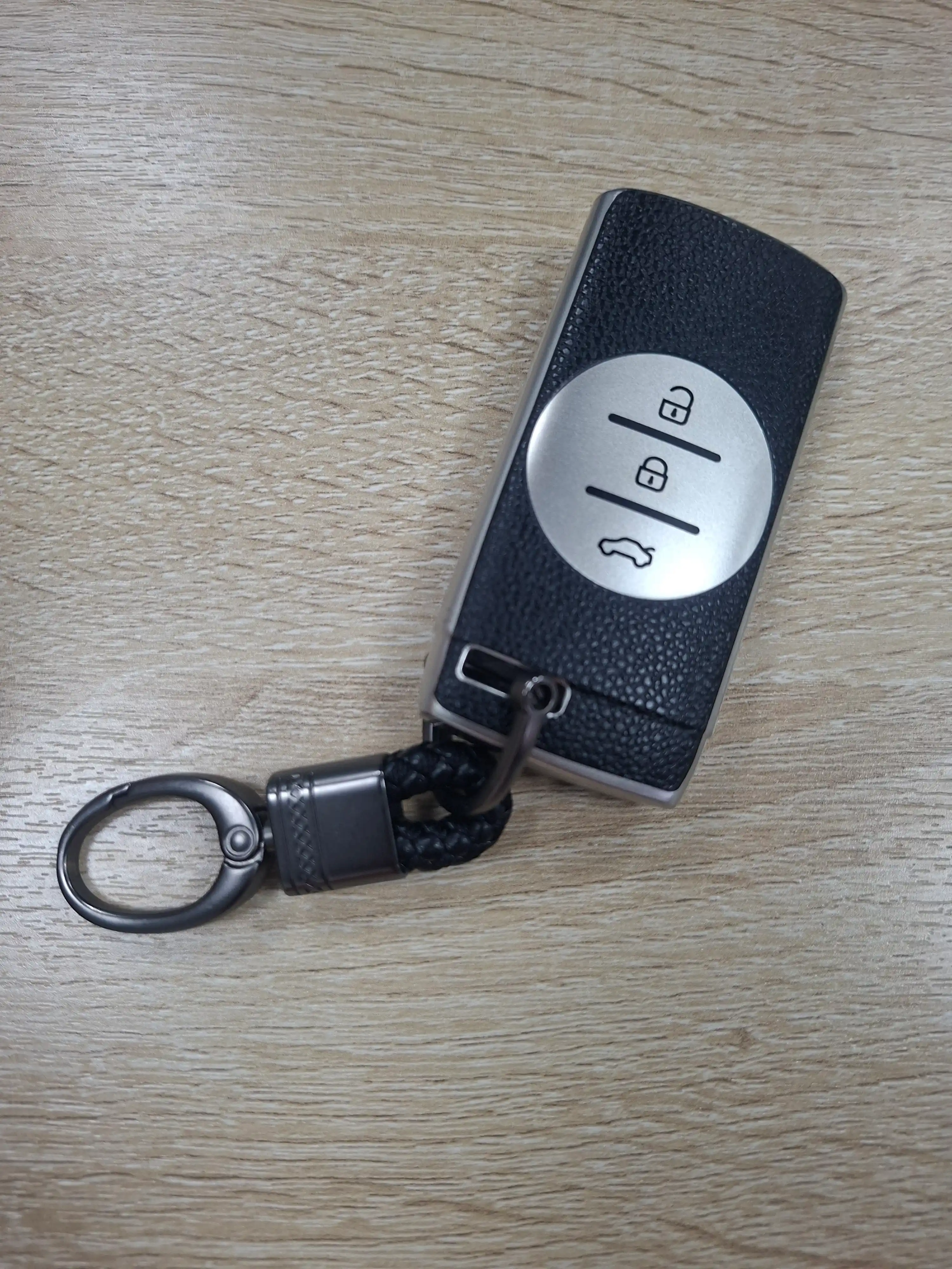 Chery Tiggo 7 kaliti uchun eko-charm va TPUdan tayyorlangan himoya g‘ilofi
