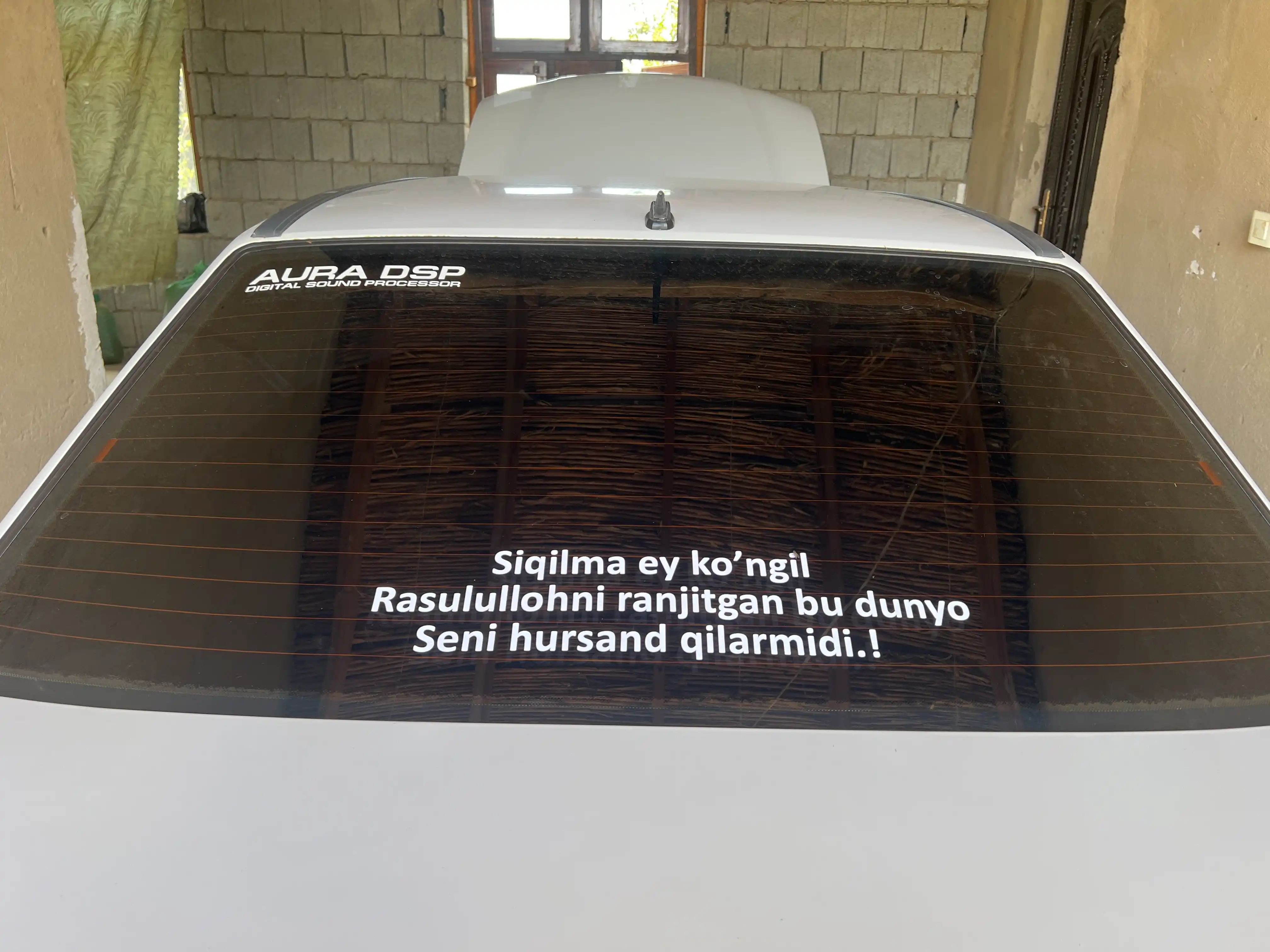 Автомобильные наклейки