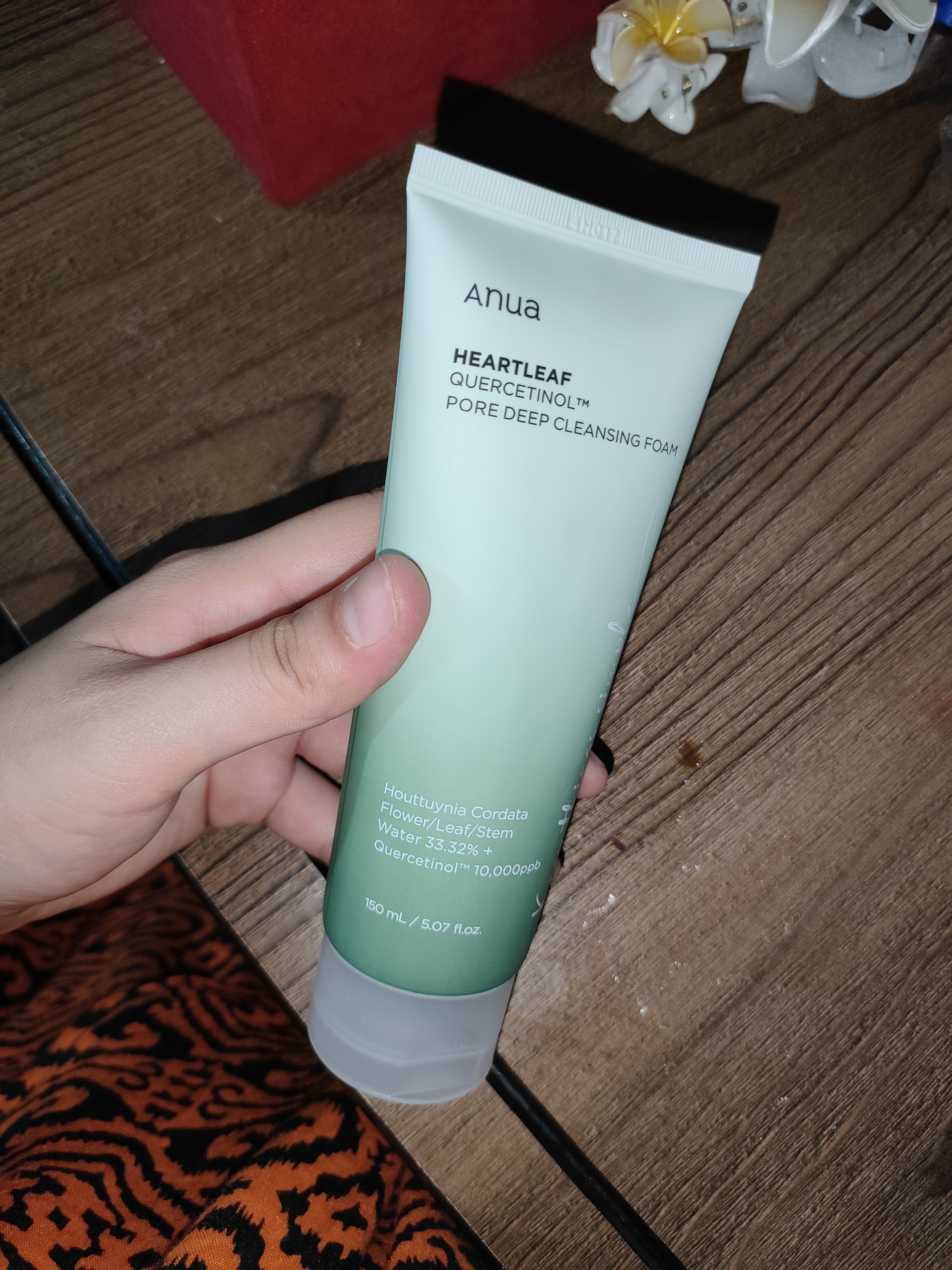 Teridagi kirlarni tozalash uchun ko‘pikli skrab Anua Heartleaf 150 ml