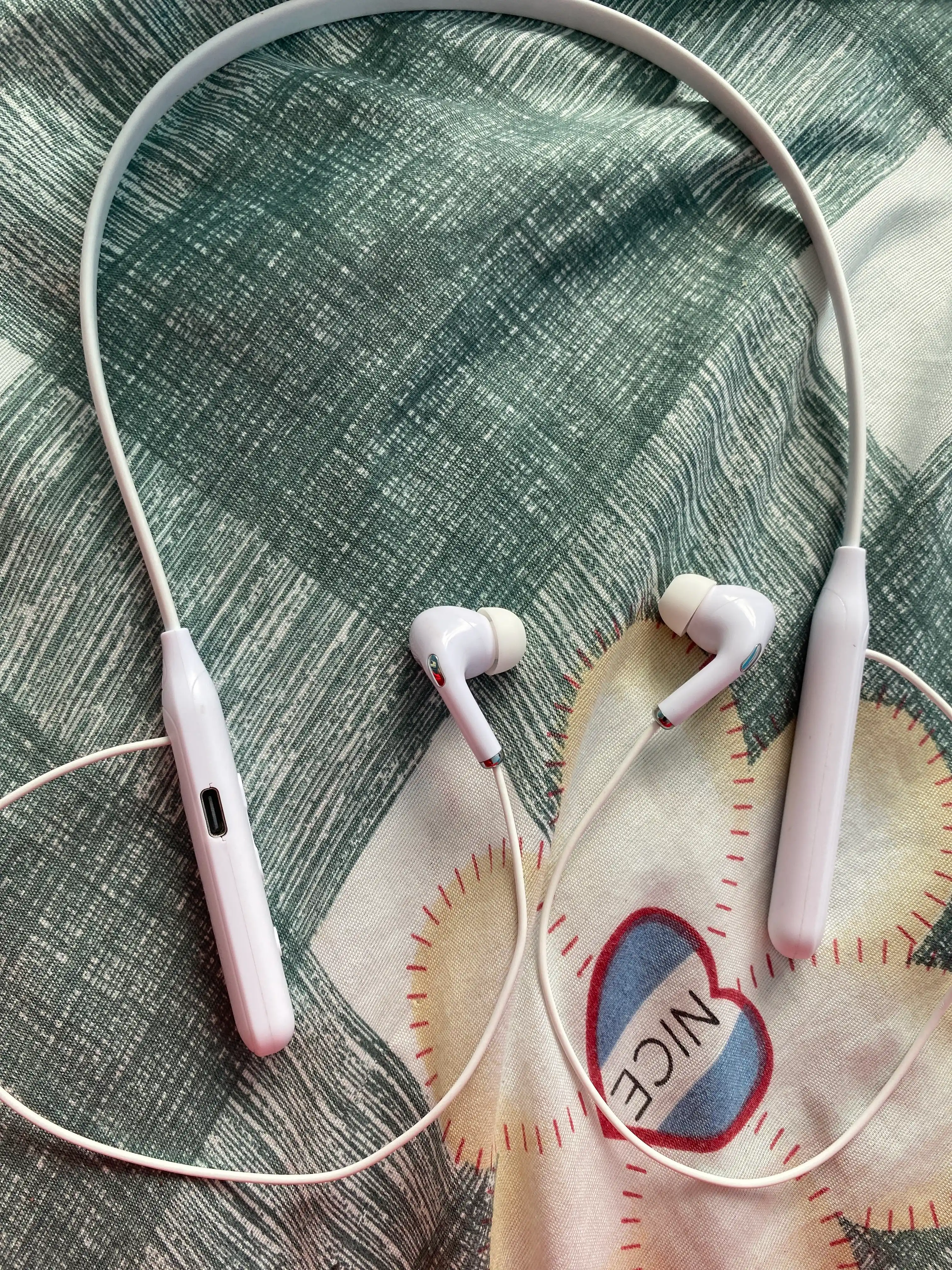 Simsiz quloqchin KIN KL02, Bluetooth garnitura, 5 soat ishlash, 2ta qurilmaga ulanish