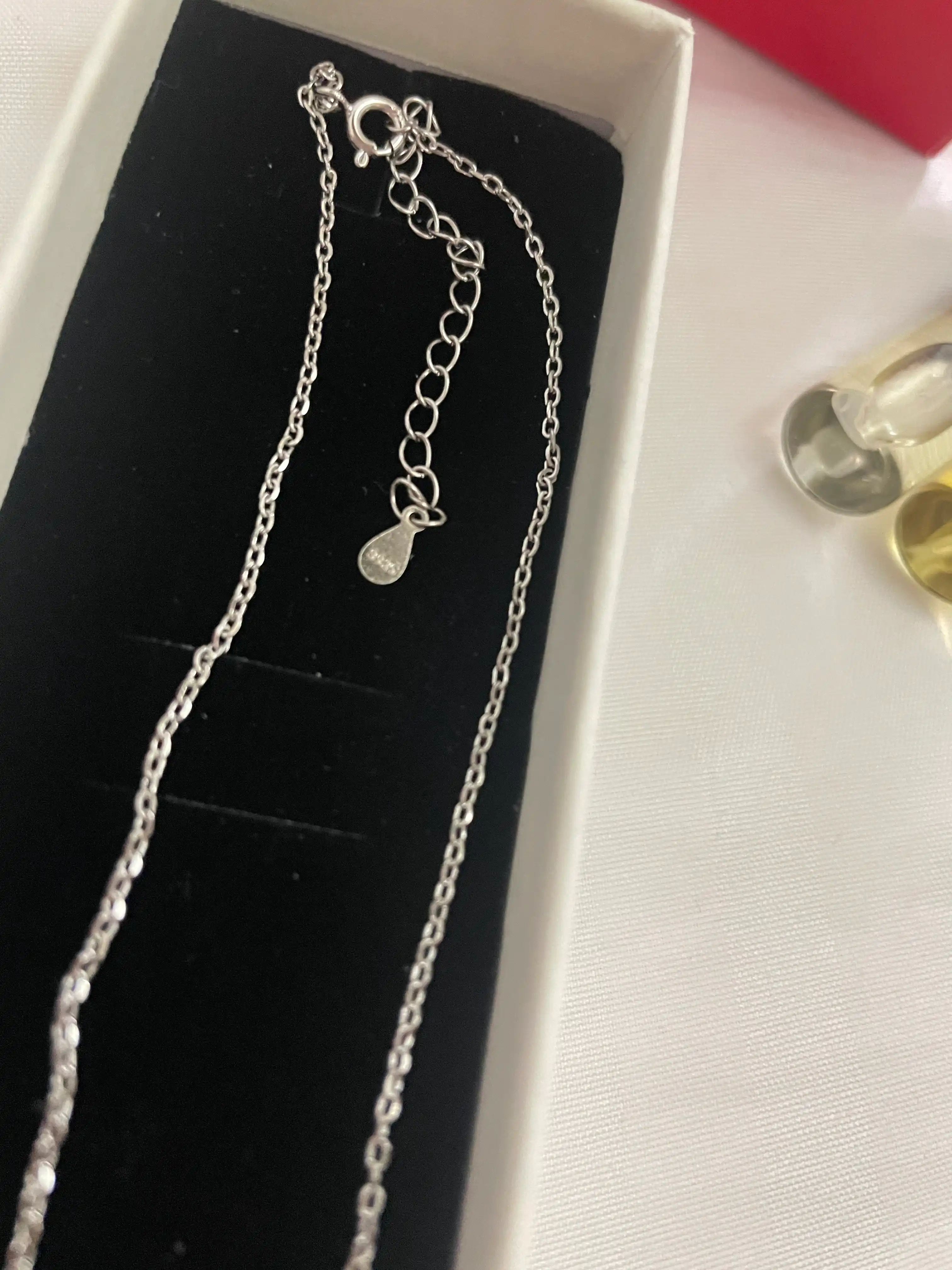 Женские серьги Serebro 925  — красивые и изящные украшения