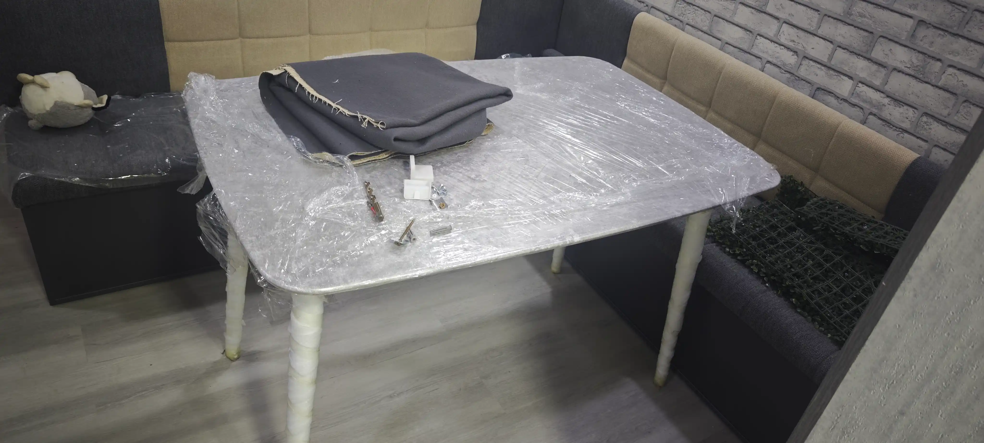 AIKO Oslo ovqatlanish stoli, uy va ofis uchun oshxona stoli