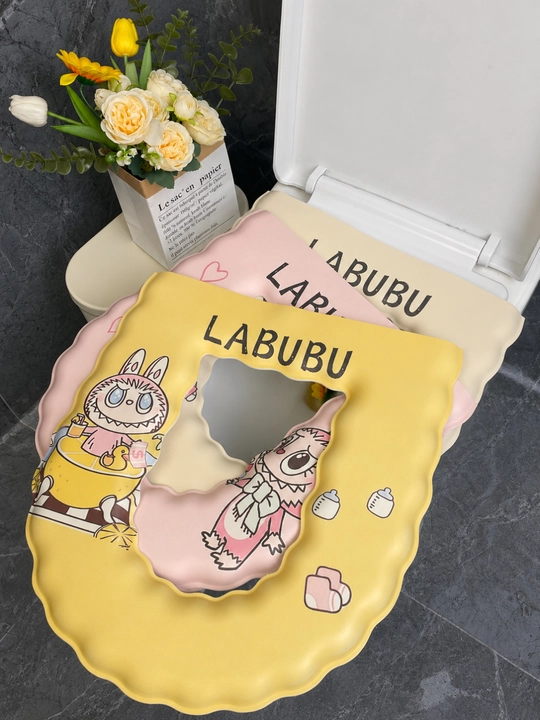 LABUBU unitaz o‘rindig‘i uchun yumshoq, yuviladigan, universal qoplama