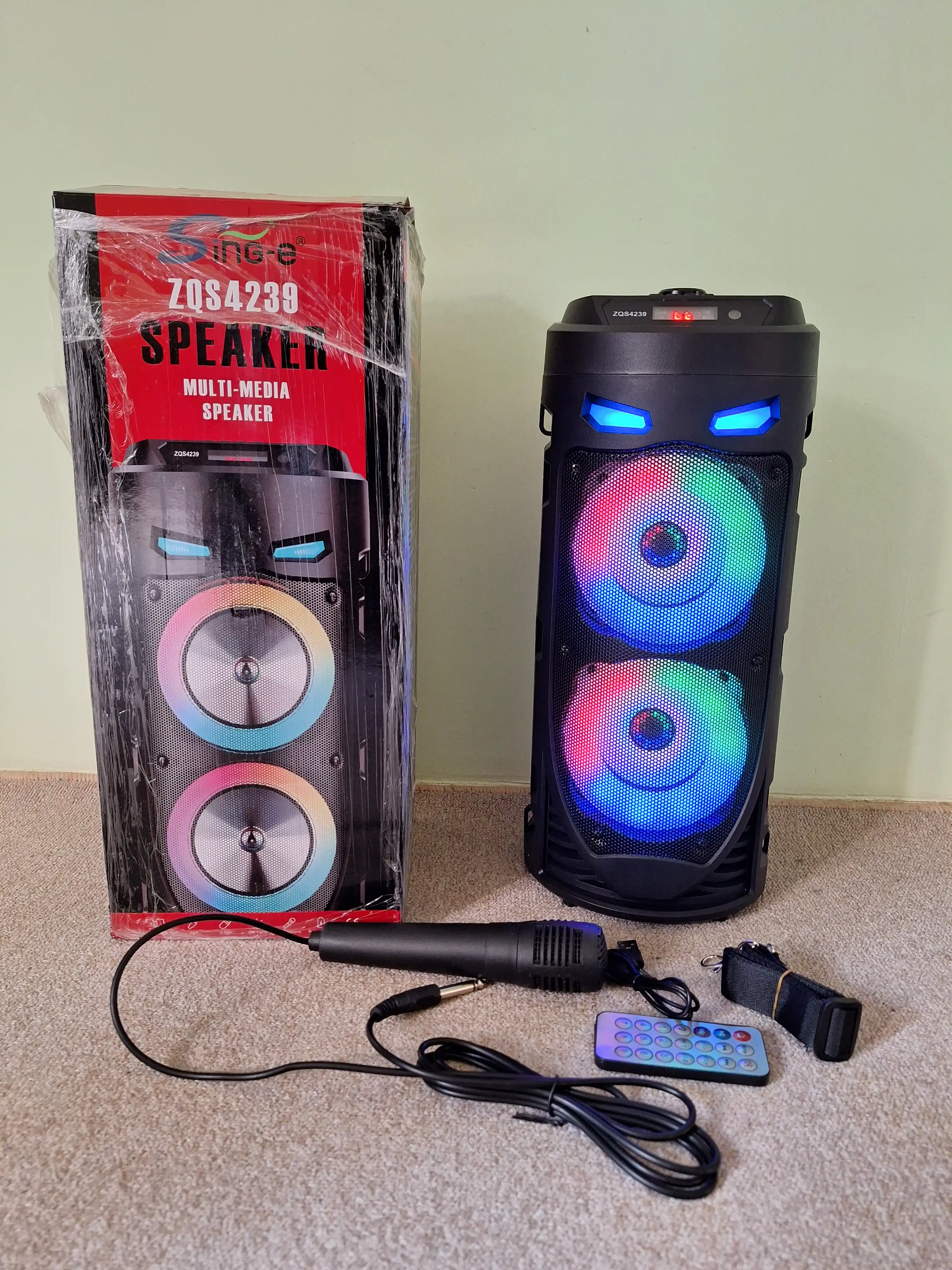 Katta Bluetooth simsiz karnay, karaoke, RGB yoritish, mikrofon va pult bilan
