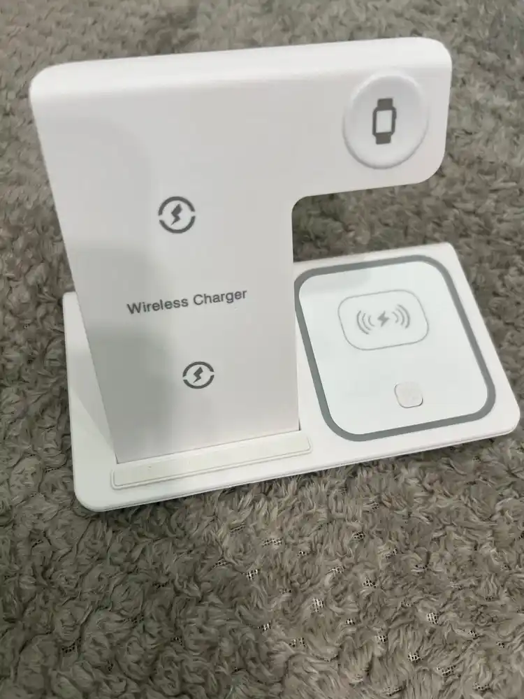 Simsiz quvvatlagich stansiyasi 3 tasi 1 da telefon uchun