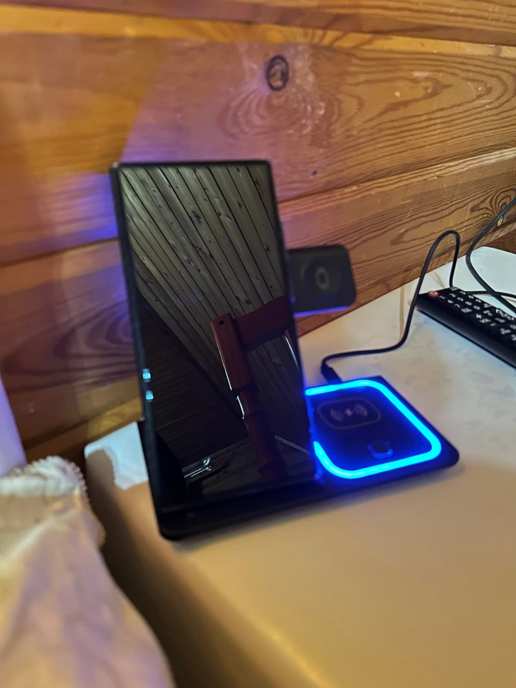 Simsiz quvvatlagich stansiyasi 3 tasi 1 da telefon uchun