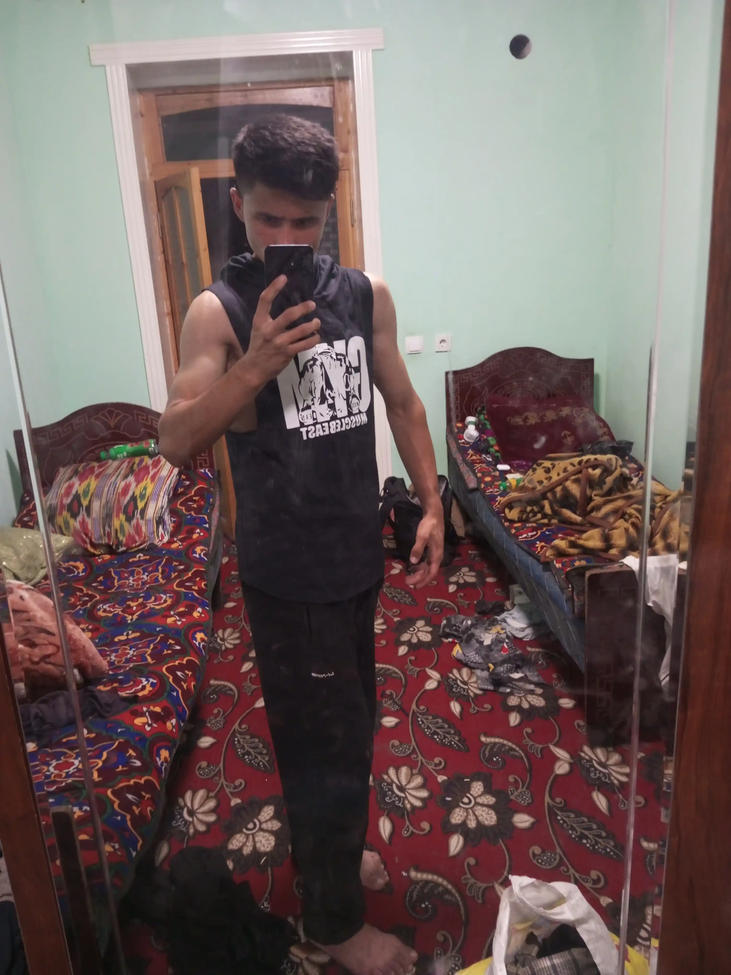 Kapyushonli sport maykasi