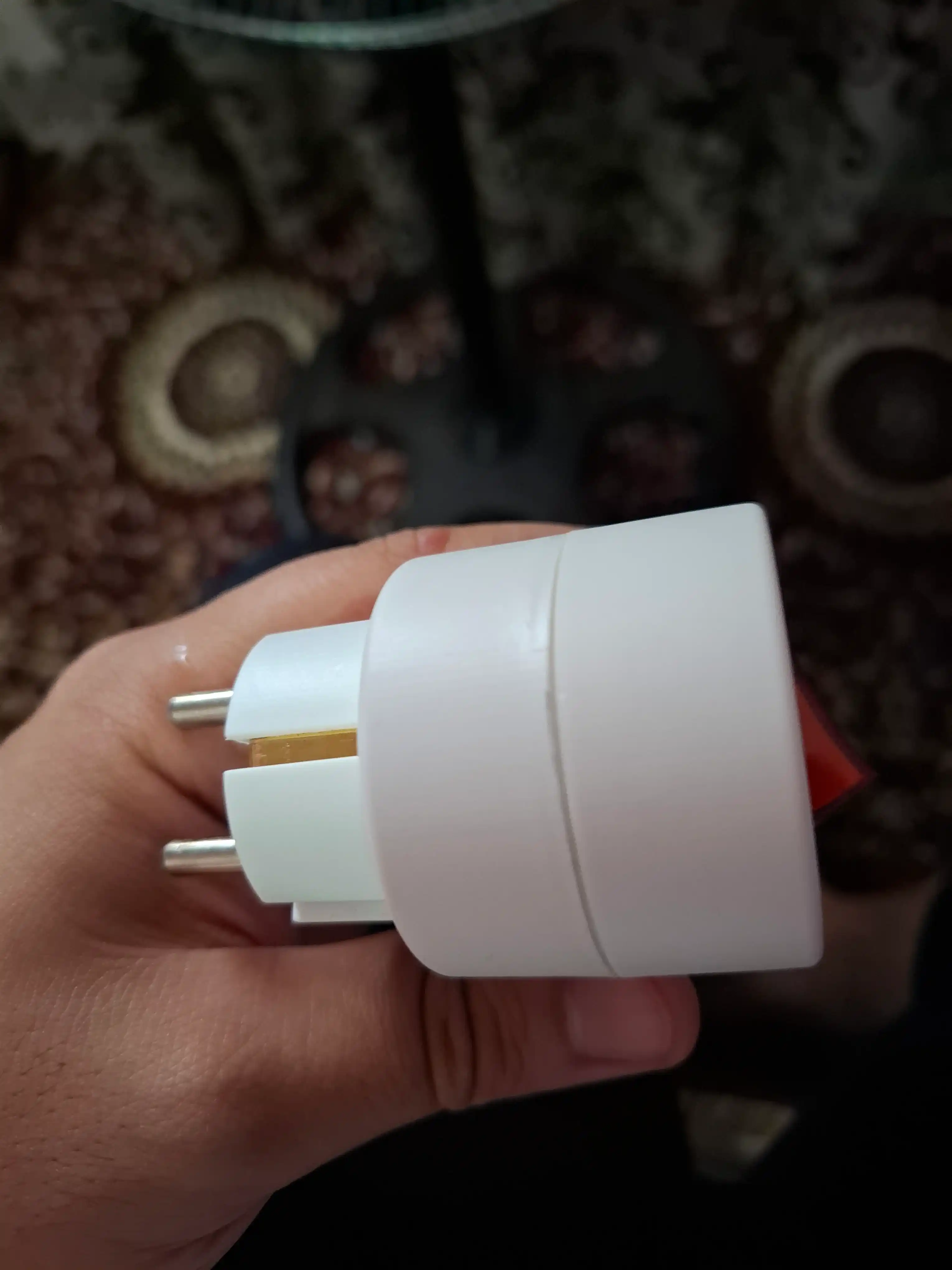 Oq rangli, qurilmalar uchun 3 ta kirishga ega troynik, Yevro kirish va chiqish