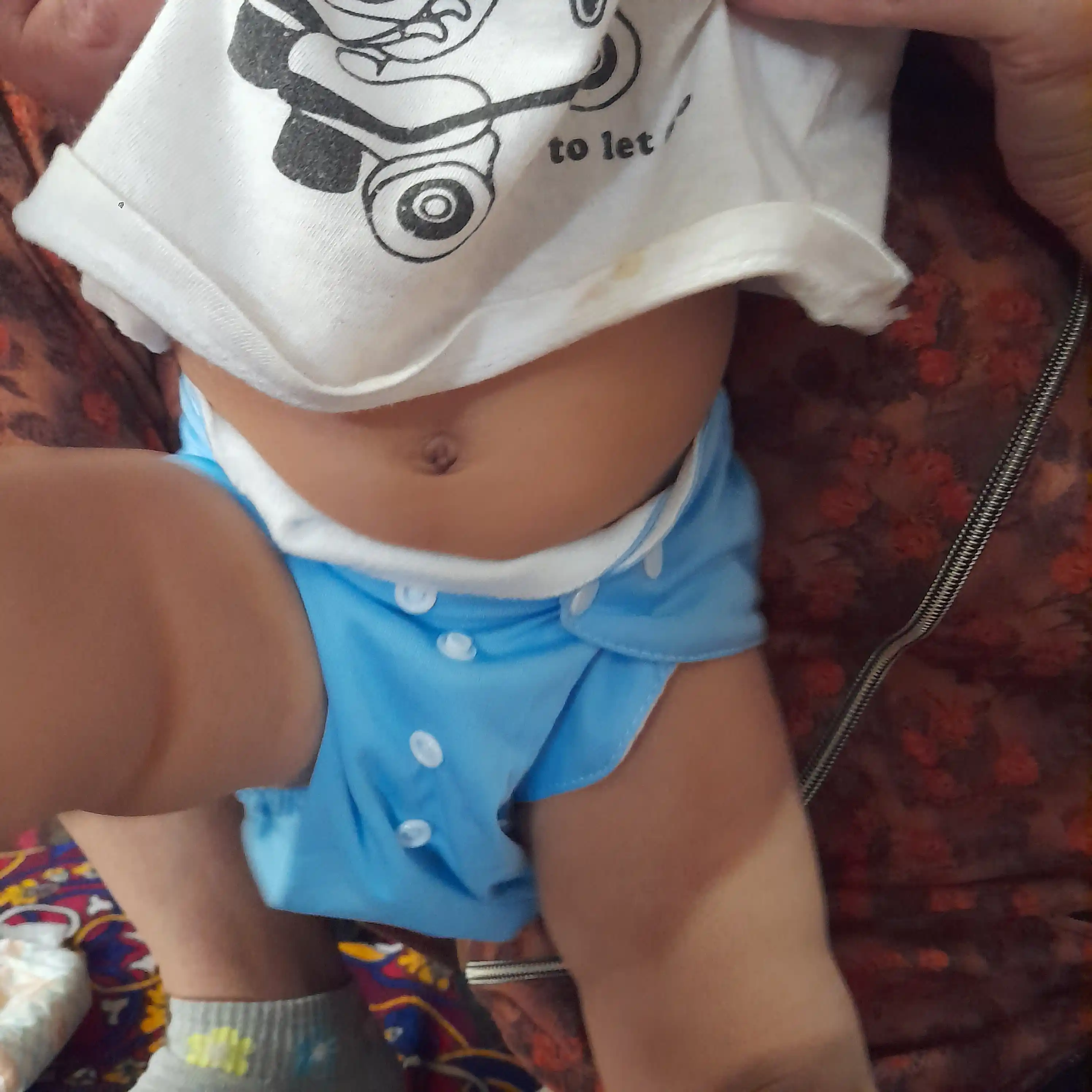 Ko'p martalik trusik tagliklar, pamperslar, qayta yuvib ishlatish mumkin bolgan