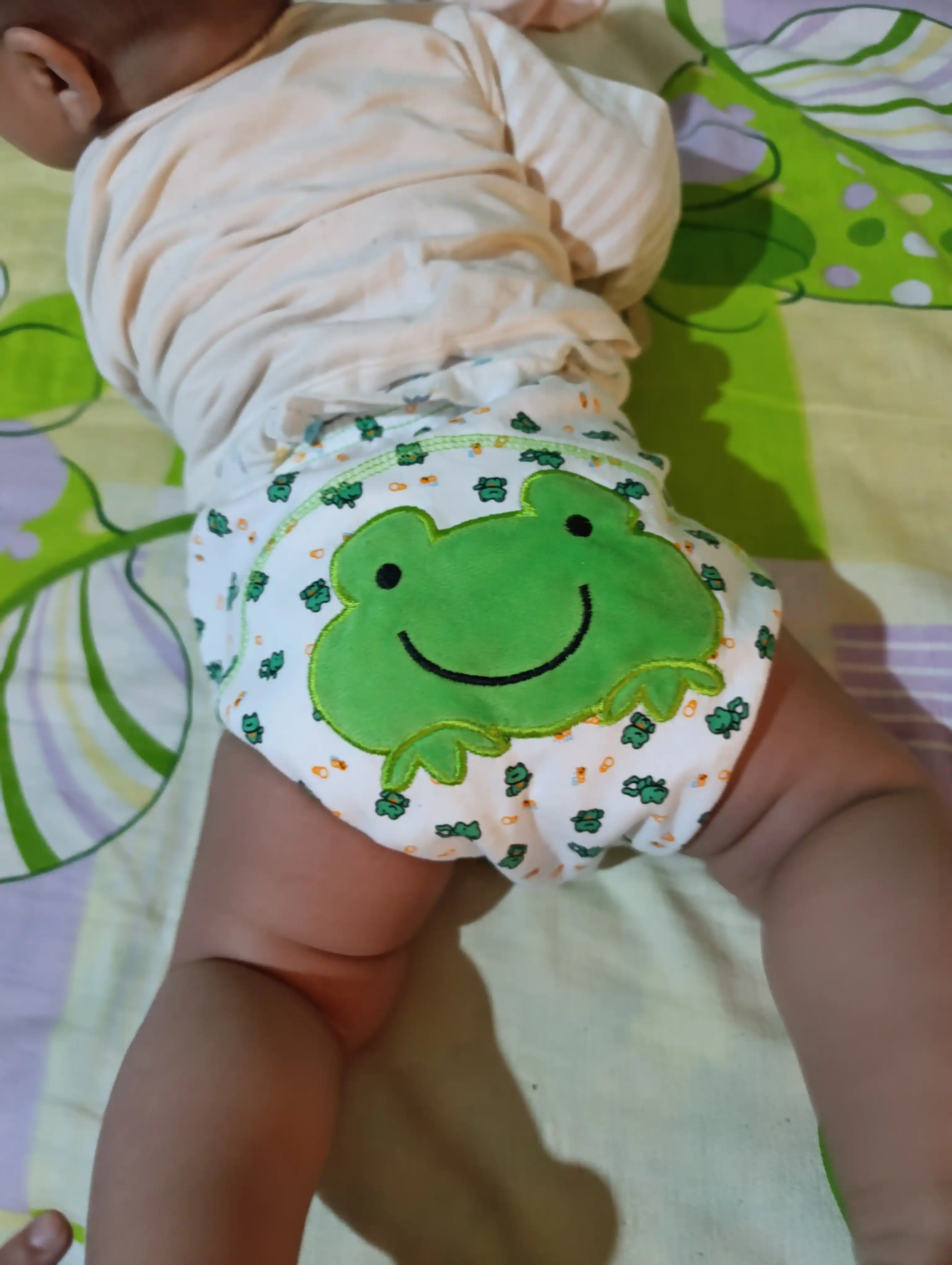 Ko‘p marta ishlatiladigan ichki kiyim, tuvakka o‘rgatish uchun