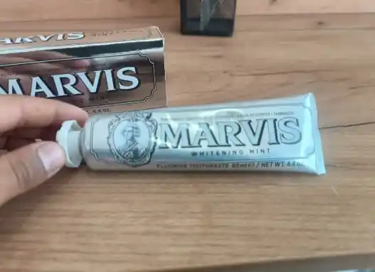 MARVIS tish pastasi - klassik yalpiz damlamasi, 85 ml