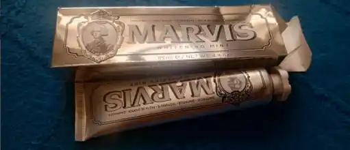 MARVIS tish pastasi - klassik yalpiz damlamasi, 85 ml